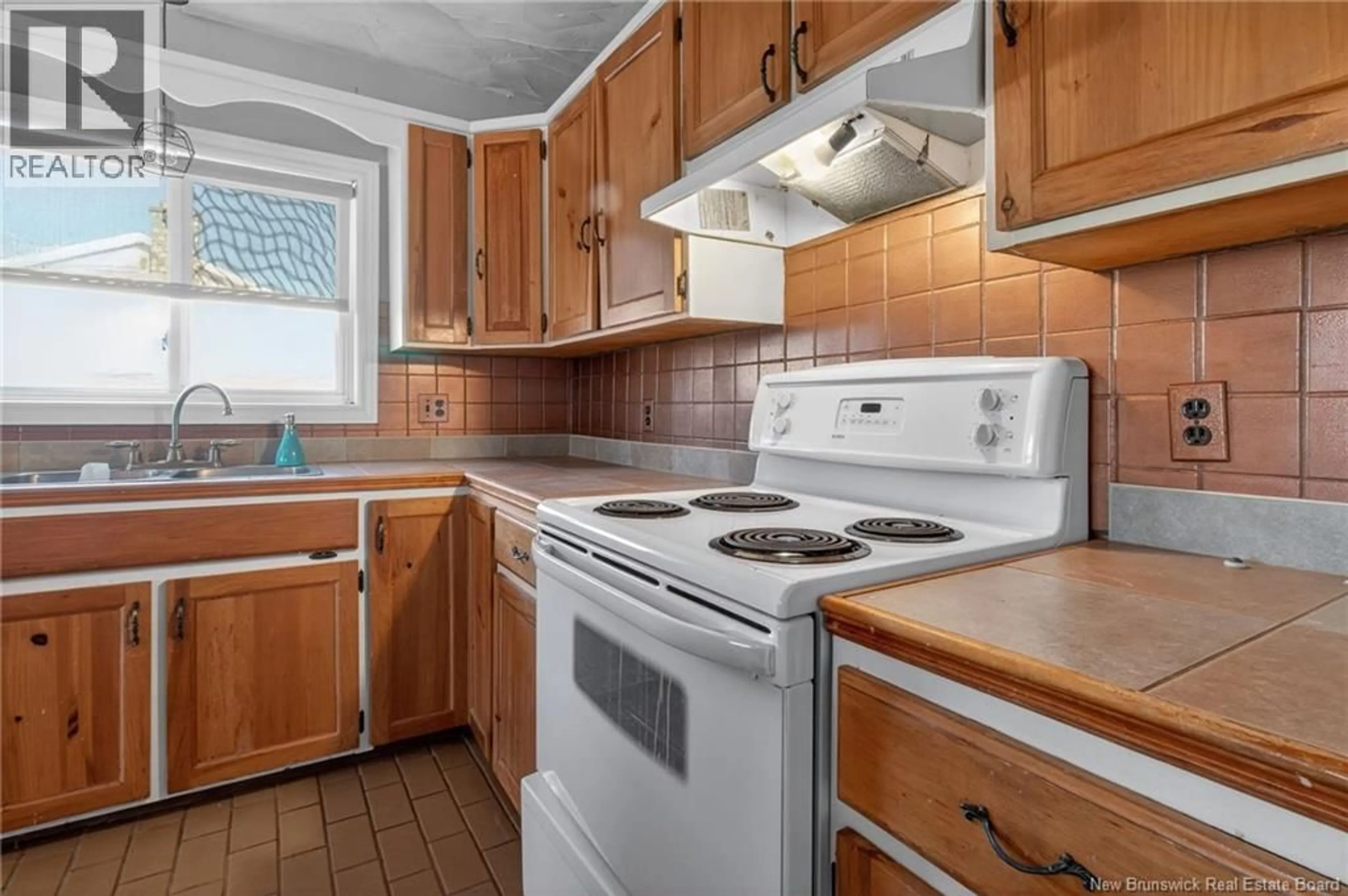 Standard kitchen, unknown for 1098 FRAMPTON LANE, Moncton New Brunswick E1G1S9