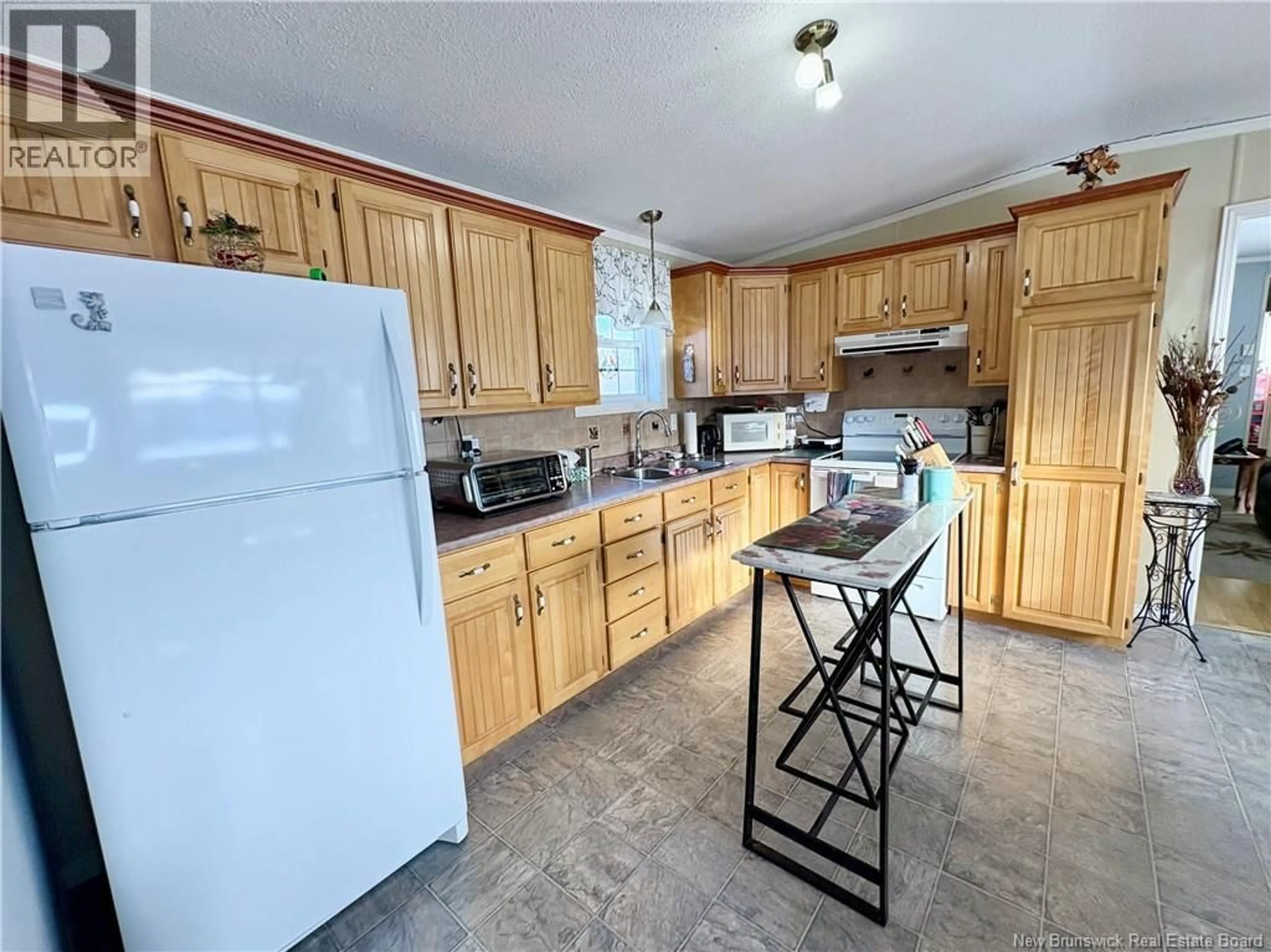 Standard kitchen, ceramic/tile floor for 130 NEPISIGUIT, Dieppe New Brunswick E1A7N1