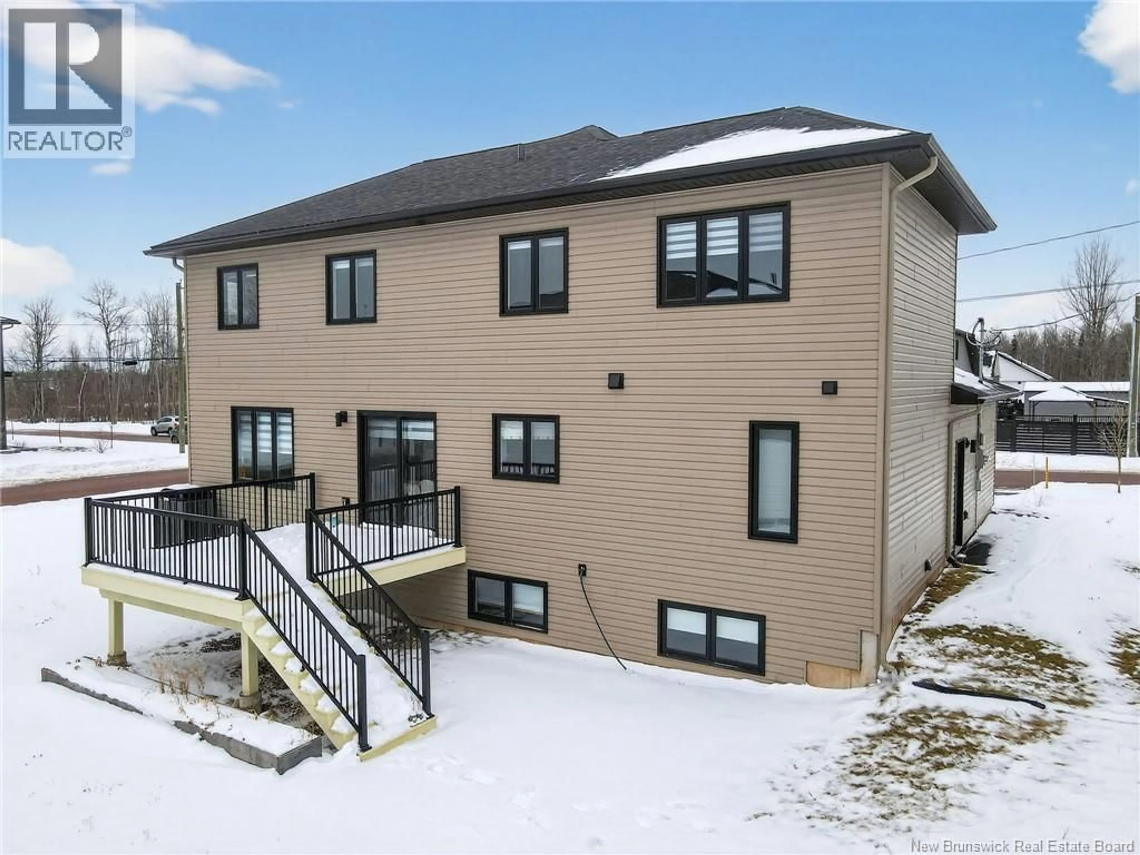 Unknown for 3 VALENTIN COURT, Moncton New Brunswick E1G6B6