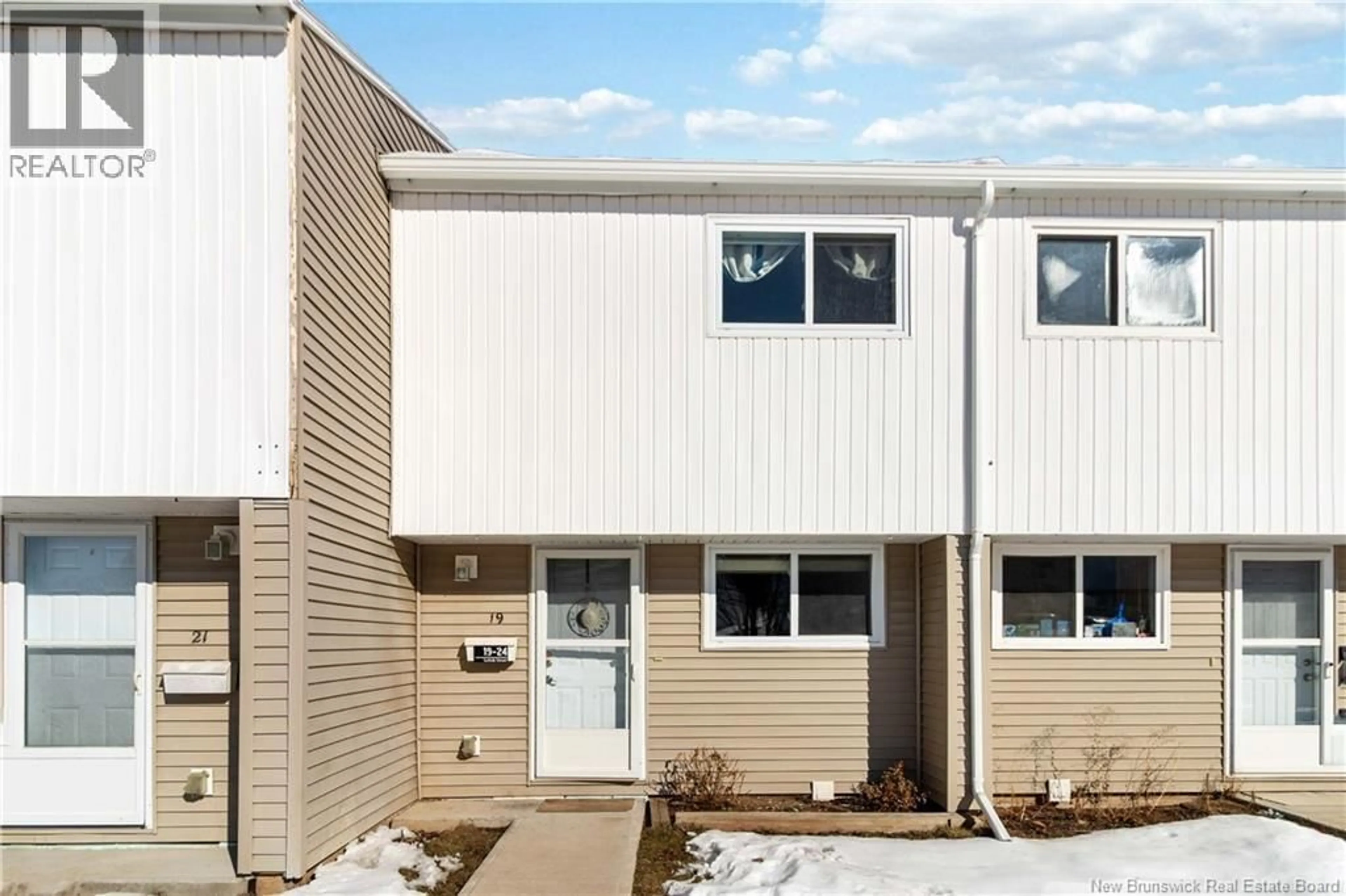 Home with vinyl exterior material, street for 19 - 24 SUFFOLK STREET, Riverview New Brunswick E1B4K6