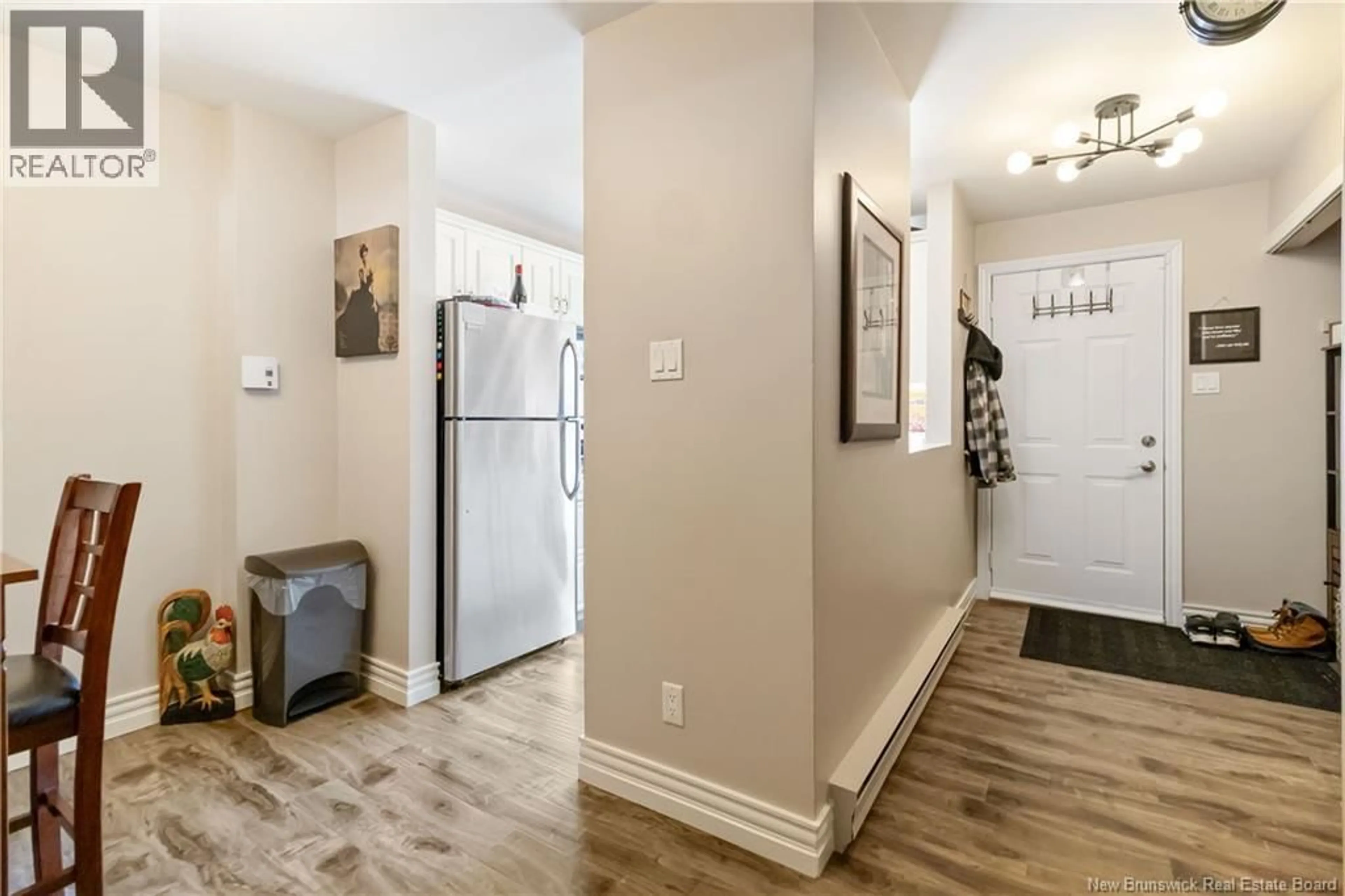 Indoor entryway for 19 - 24 SUFFOLK STREET, Riverview New Brunswick E1B4K6