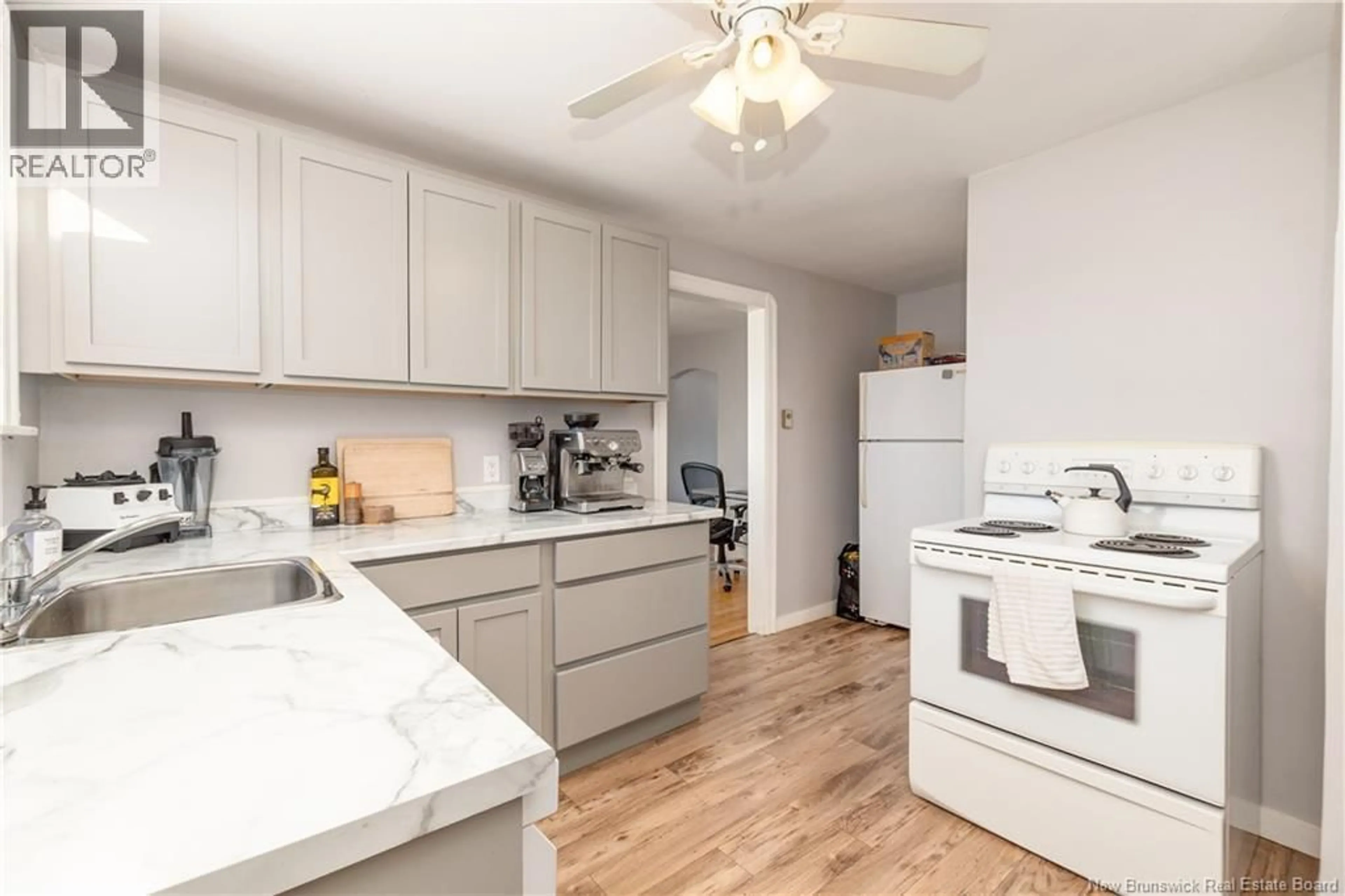 Standard kitchen, unknown for 54-56 KENSINGTON DRIVE, Moncton New Brunswick E1E3J4