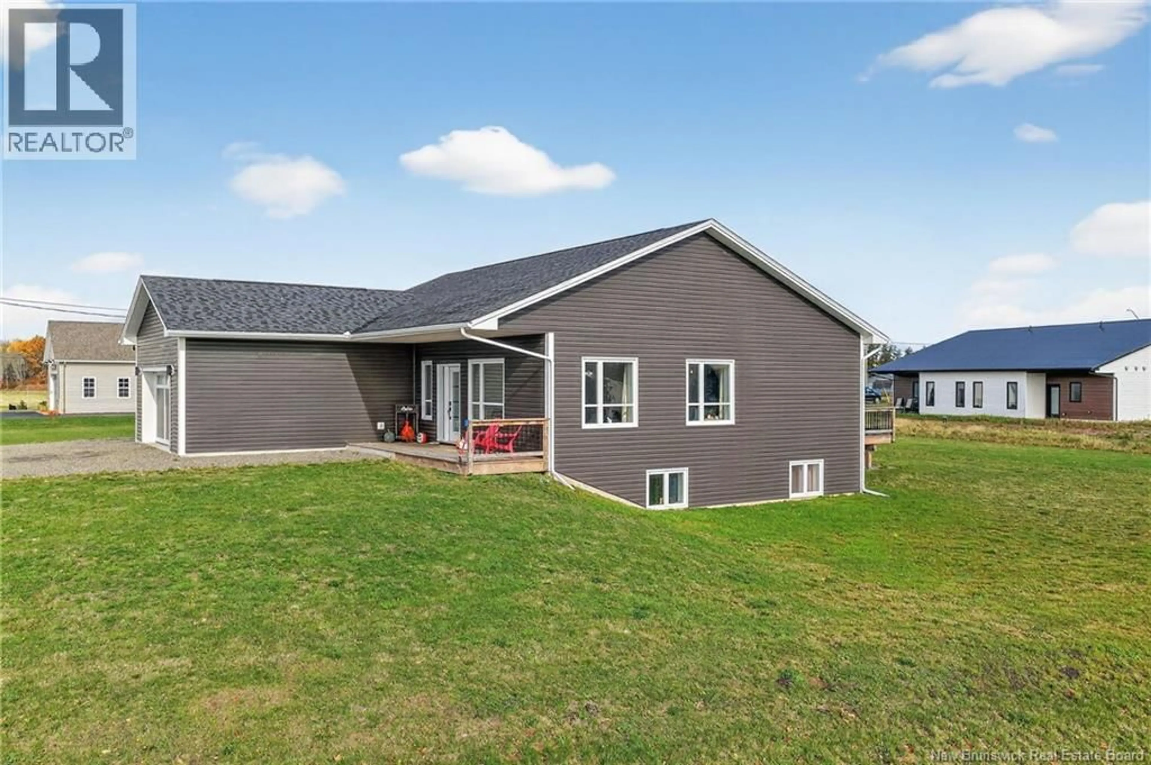 Home with vinyl exterior material, building for 11 RIVERSIDE DRIVE, Petitcodiac New Brunswick E4Z0K7