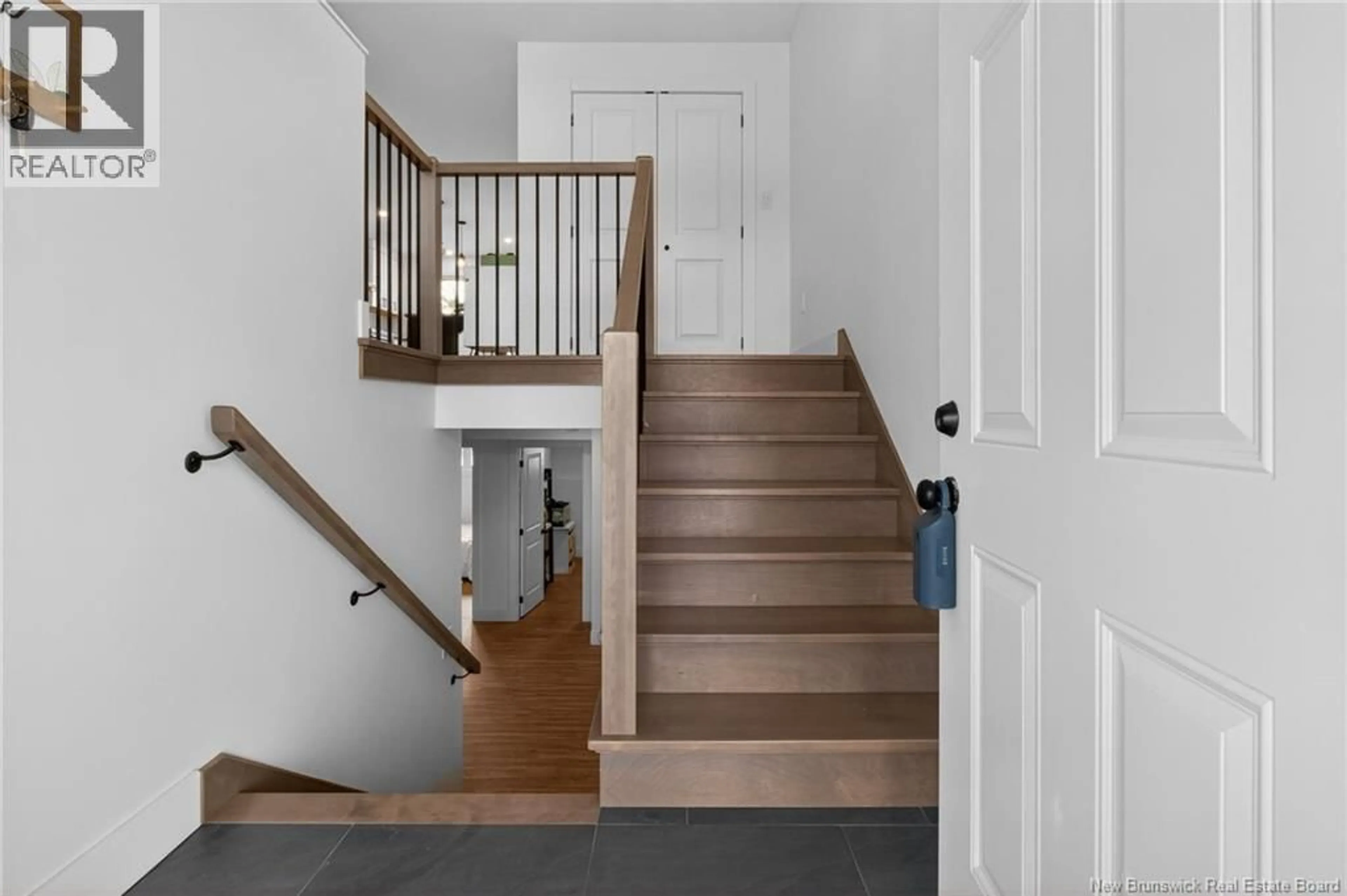 Stairs for 148 DONAT, Dieppe New Brunswick E1A9L4