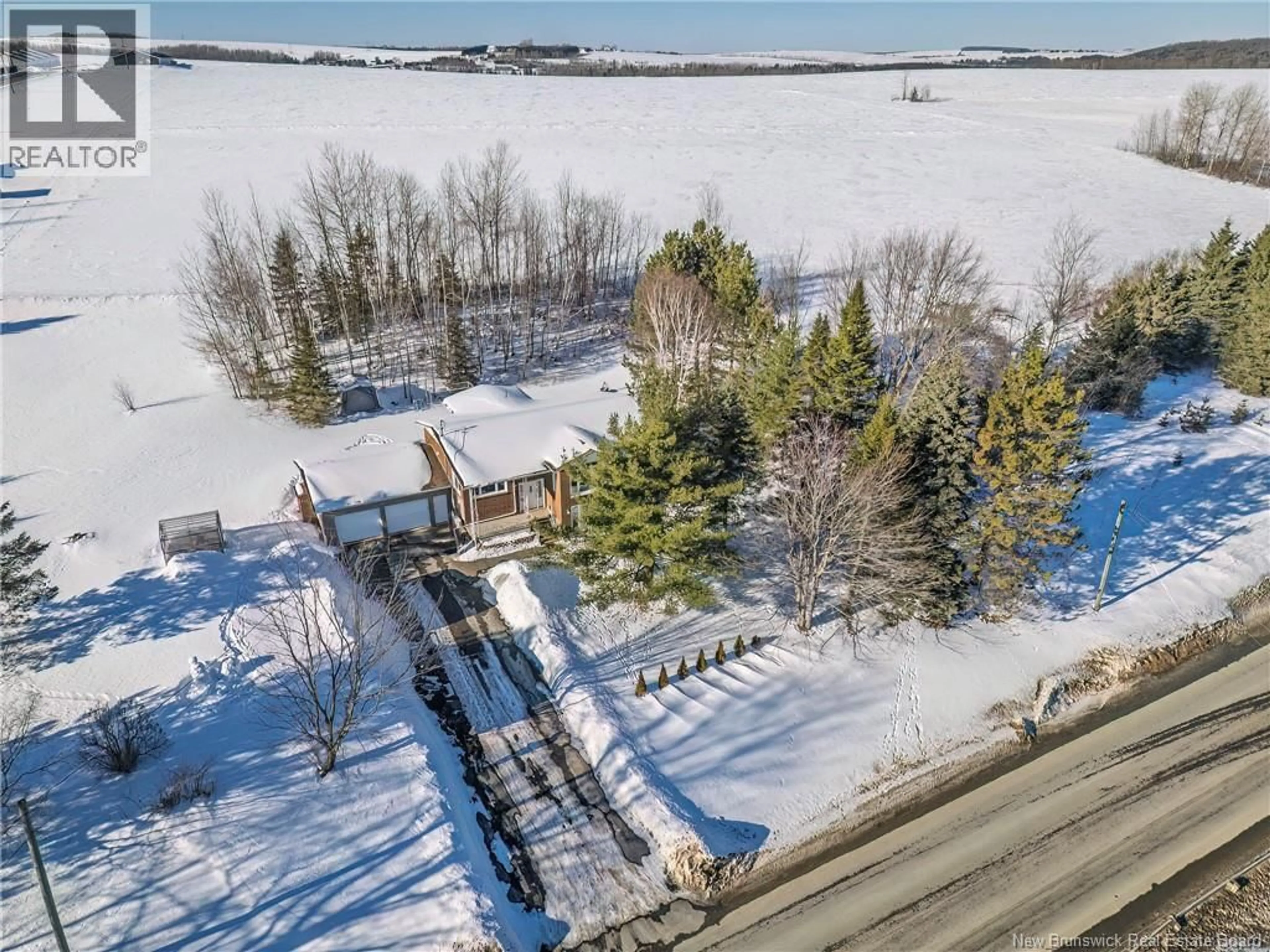 A pic from outside/outdoor area/front of a property/back of a property/a pic from drone, water/lake/river/ocean view for 607 ENNISHONE ROAD, Grand-Sault/Grand Falls New Brunswick E3Y1B7