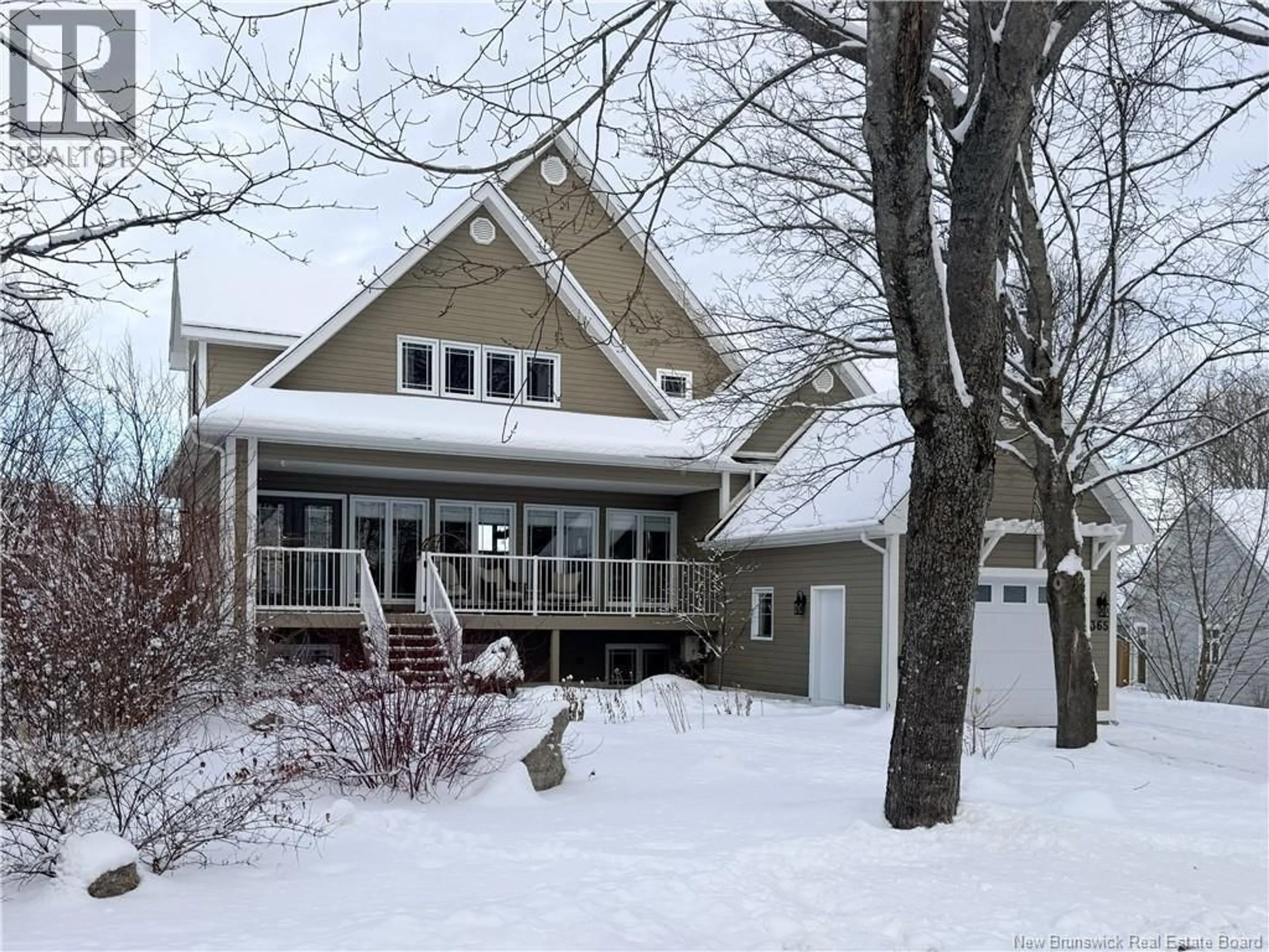Home with vinyl exterior material, street for 365 GLENGARRY PLACE, Fredericton New Brunswick E3B5Z8