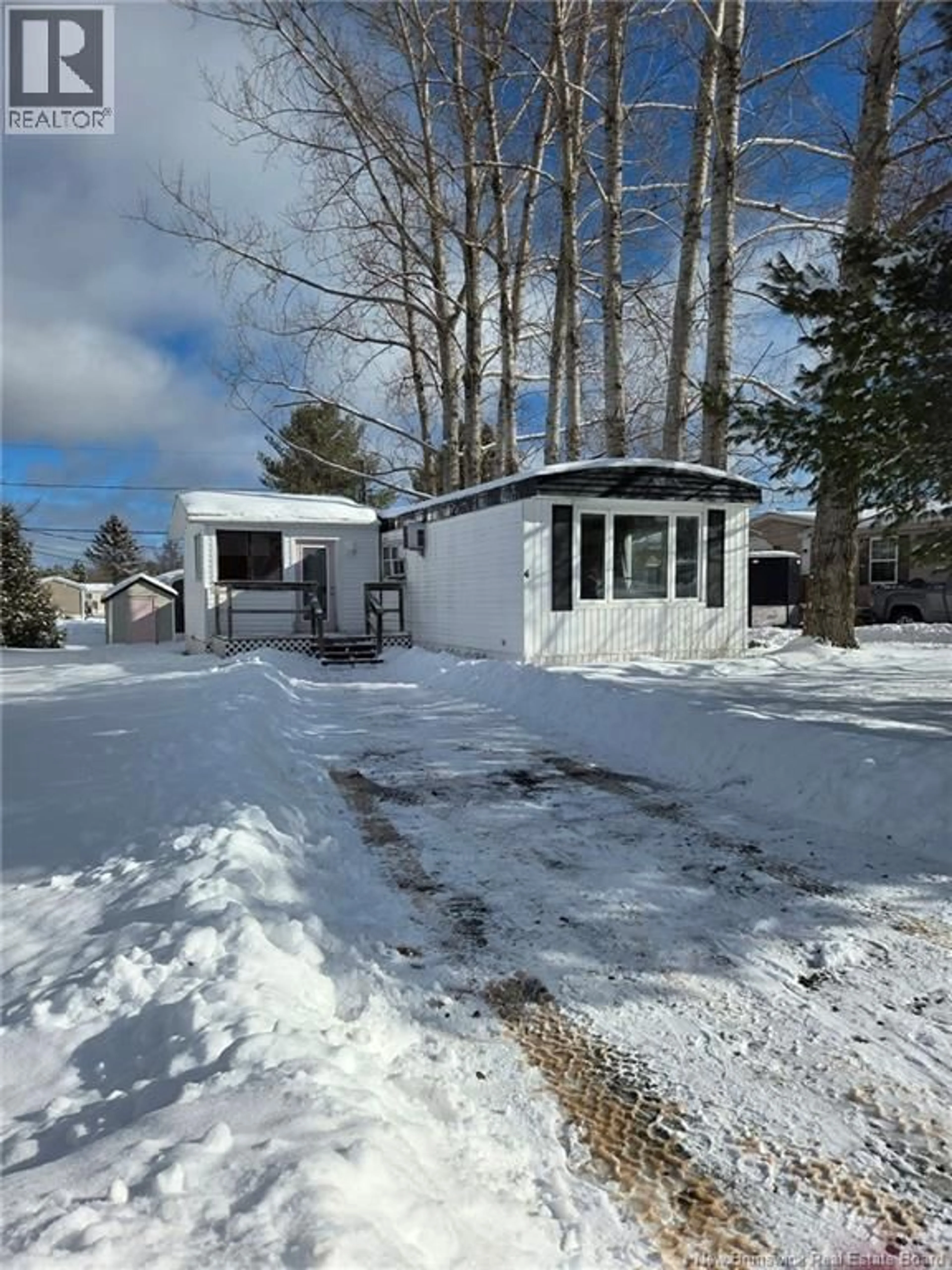 Unknown for 4 LESLEE DRIVE, Lincoln New Brunswick E3B6W4