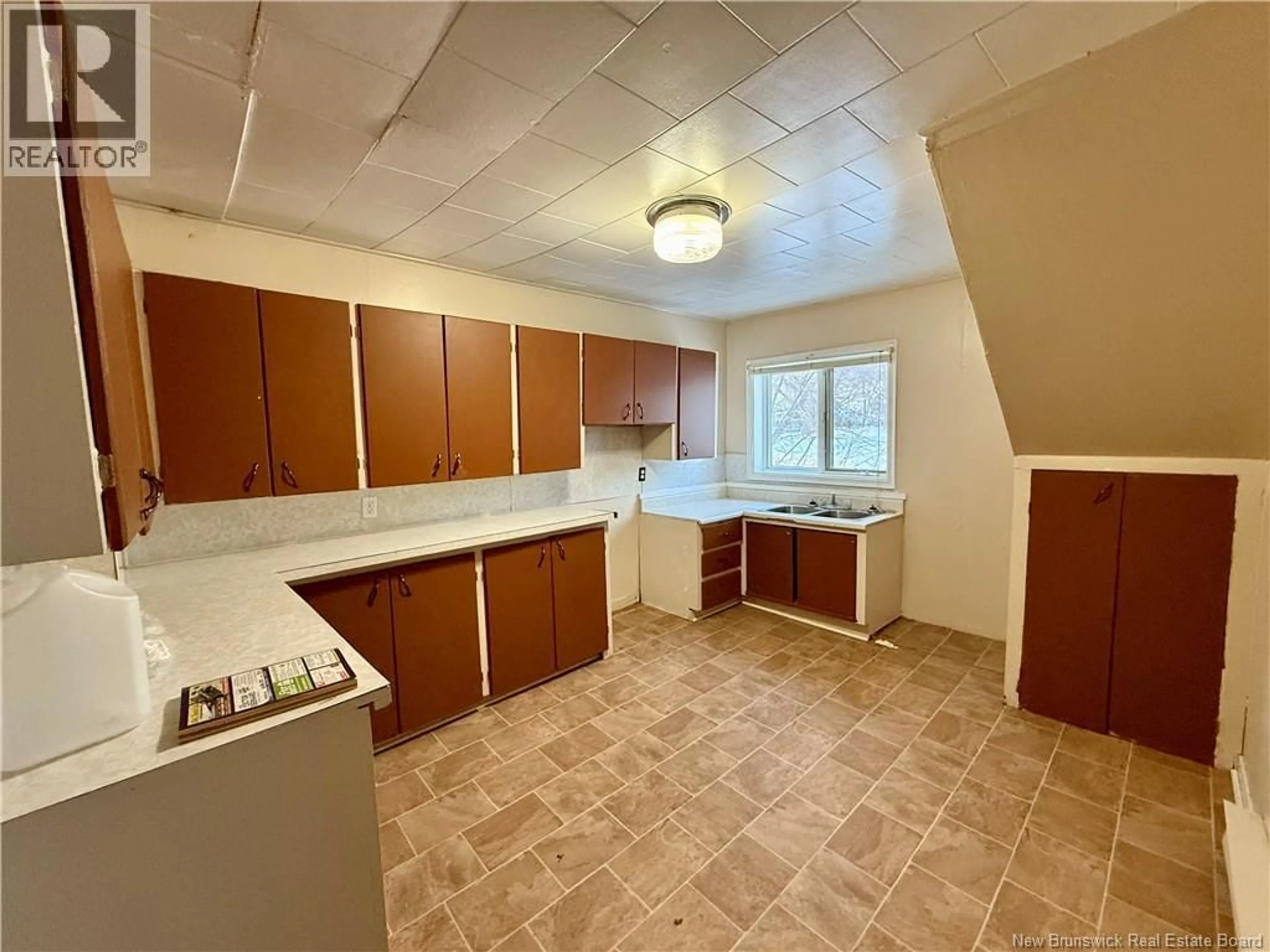 A pic of a room for 62 DUNCAN STREET, Campbellton New Brunswick E3N2K9