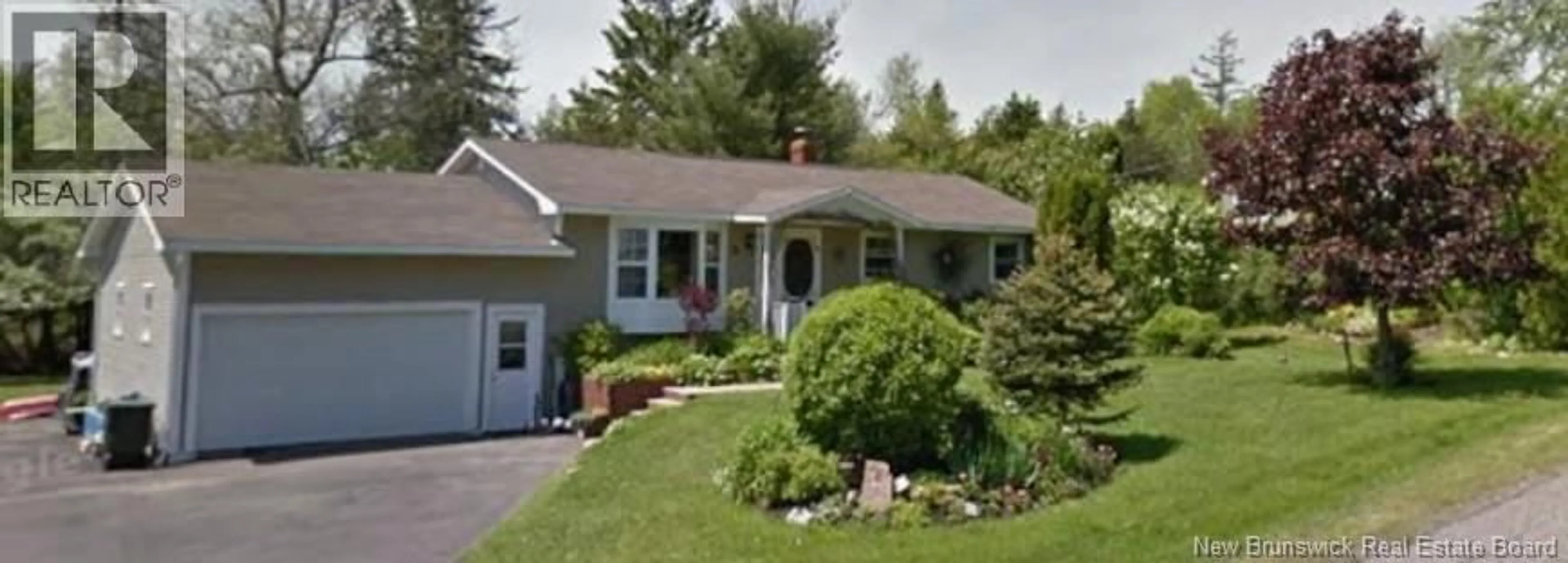 Home with vinyl exterior material, street for 8 VALLEYVIEW DRIVE, Quispamsis New Brunswick E2N1N1