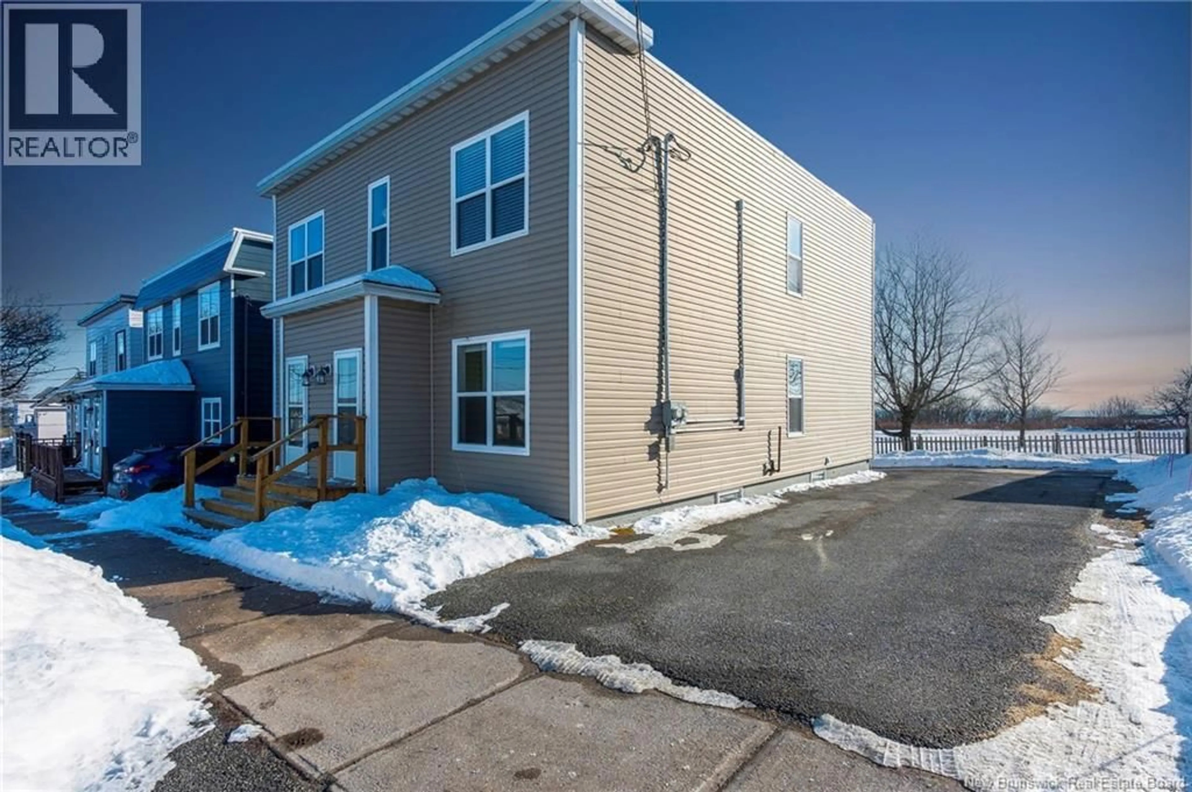 Unknown for 702-704 BEACONSFIELD AVENUE, Saint John New Brunswick E2M2K7