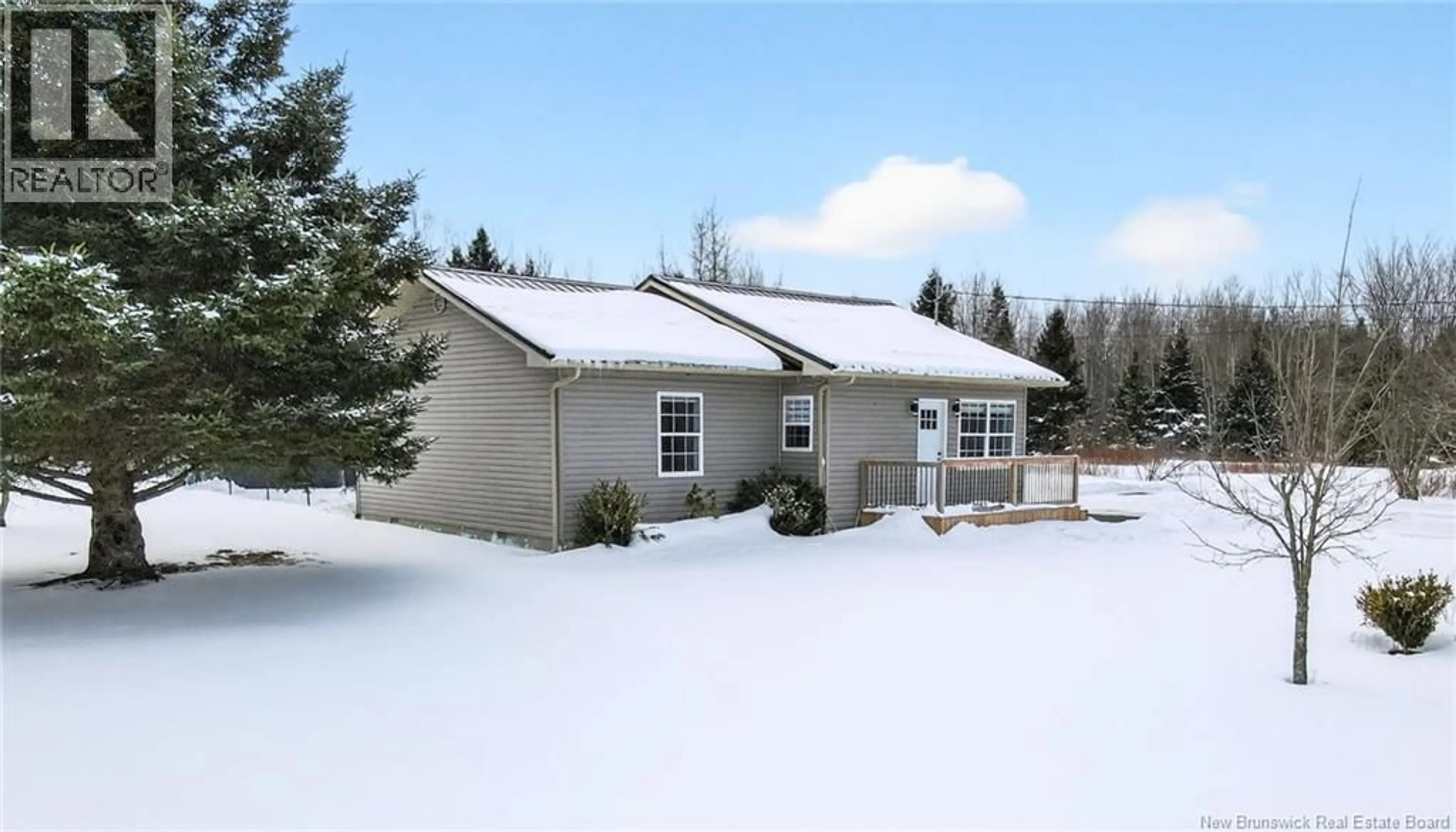 Home with vinyl exterior material, unknown for 55 NAPOLEON STREET, Shediac New Brunswick E4P2J5