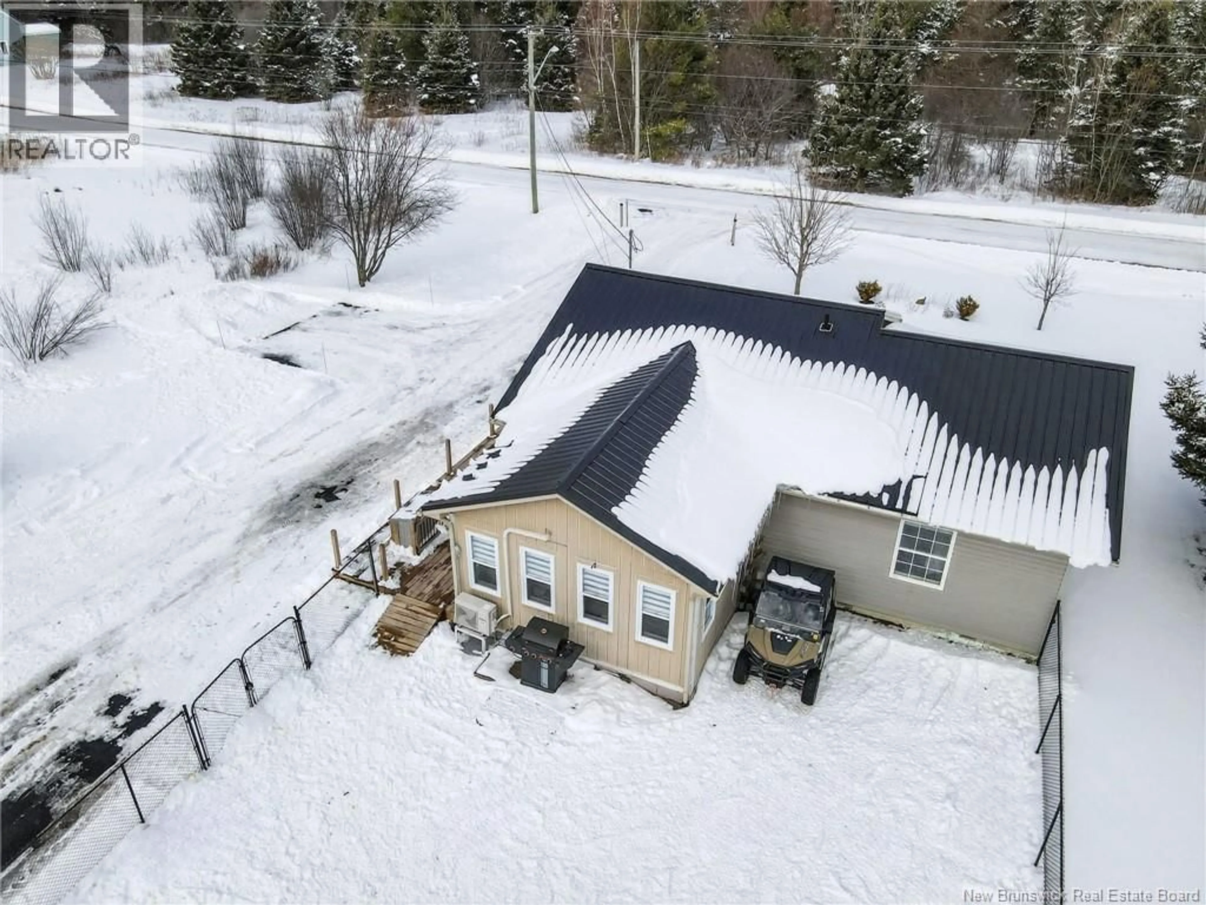A pic from outside/outdoor area/front of a property/back of a property/a pic from drone, street for 55 NAPOLEON STREET, Shediac New Brunswick E4P2J5