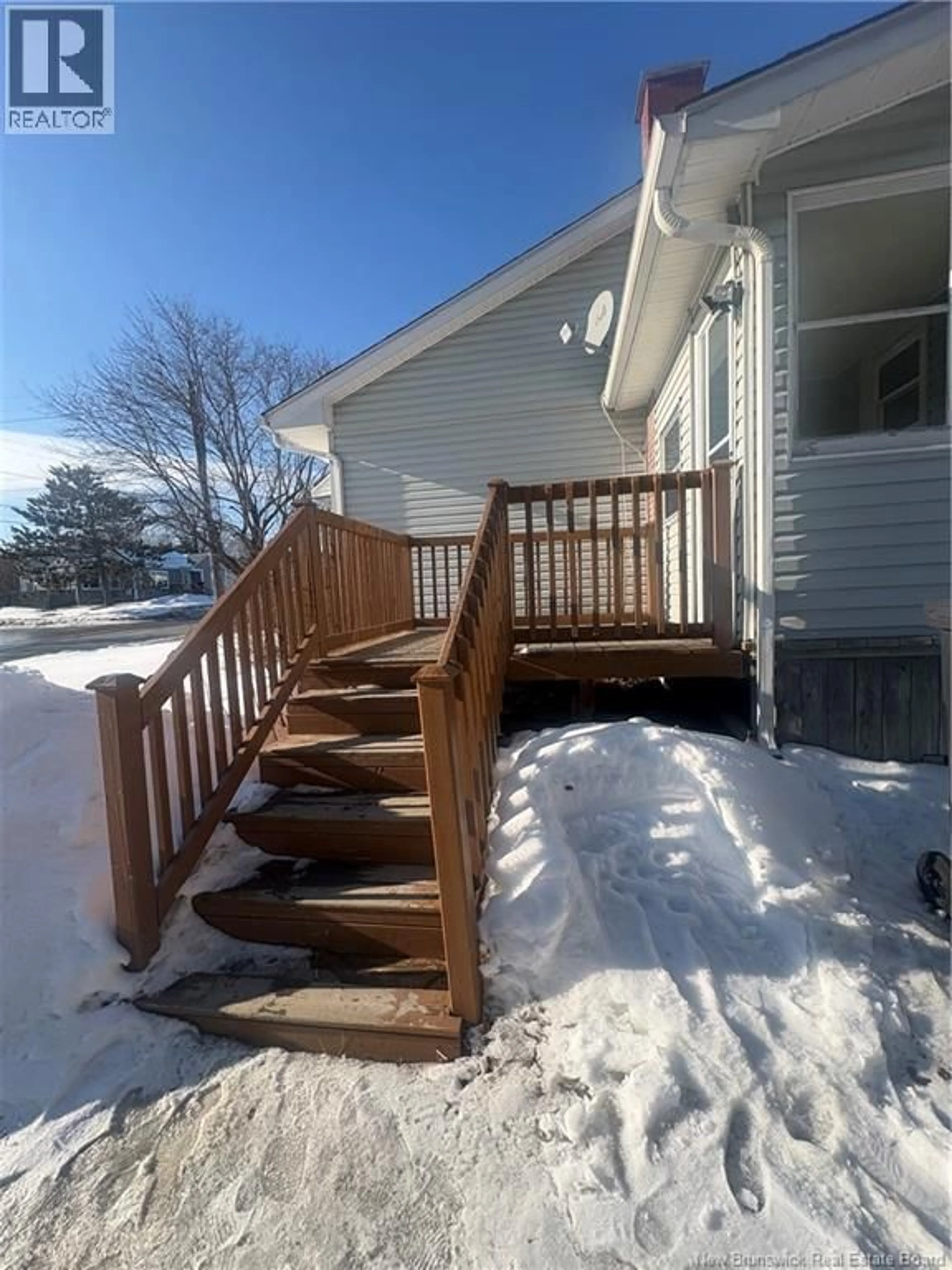 Stairs for 346 RADIO STREET, Miramichi New Brunswick E1V2W6