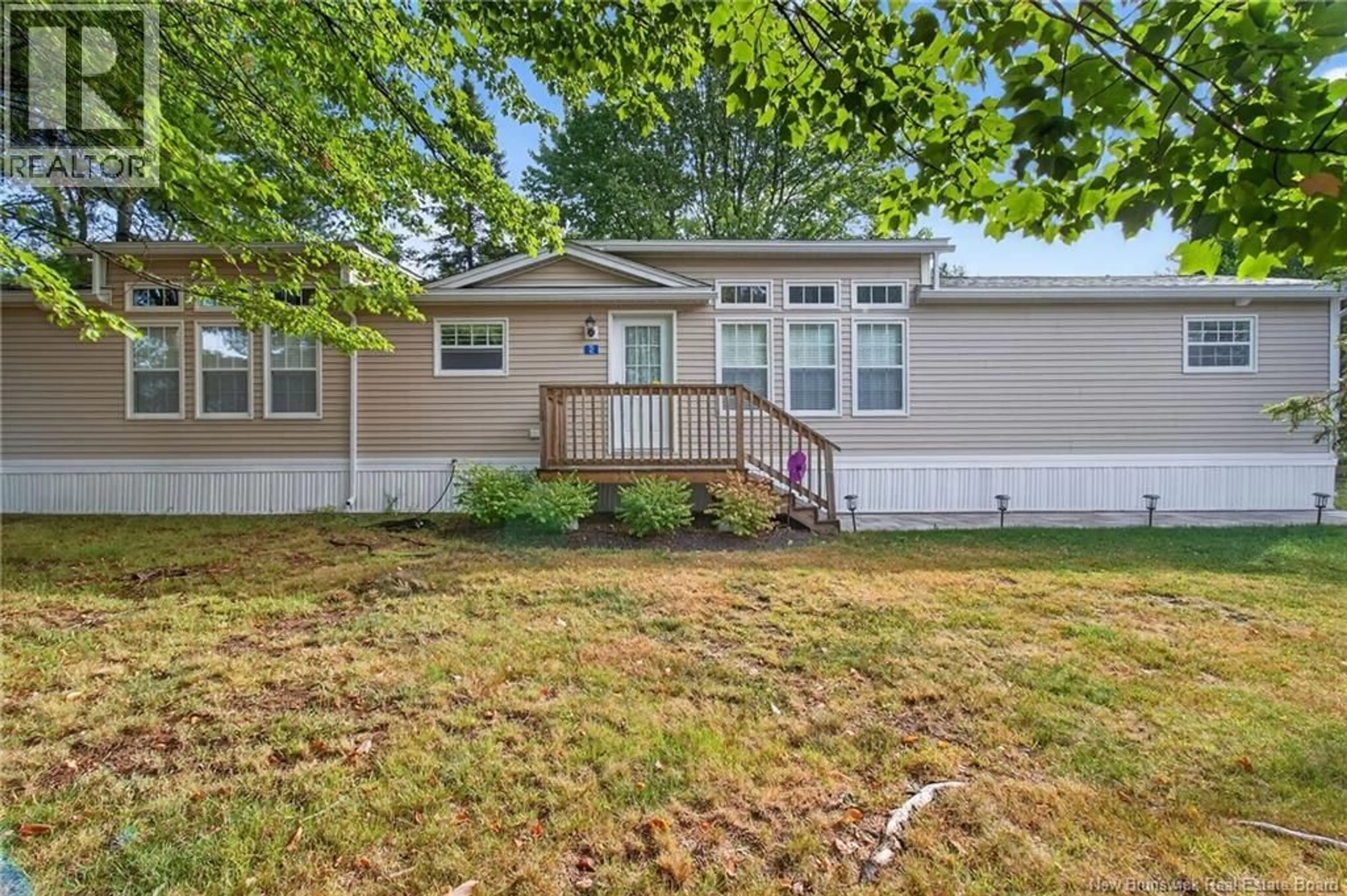 Home with vinyl exterior material, unknown for 2 LARCHWOOD STREET, Moncton New Brunswick E1H2Y2