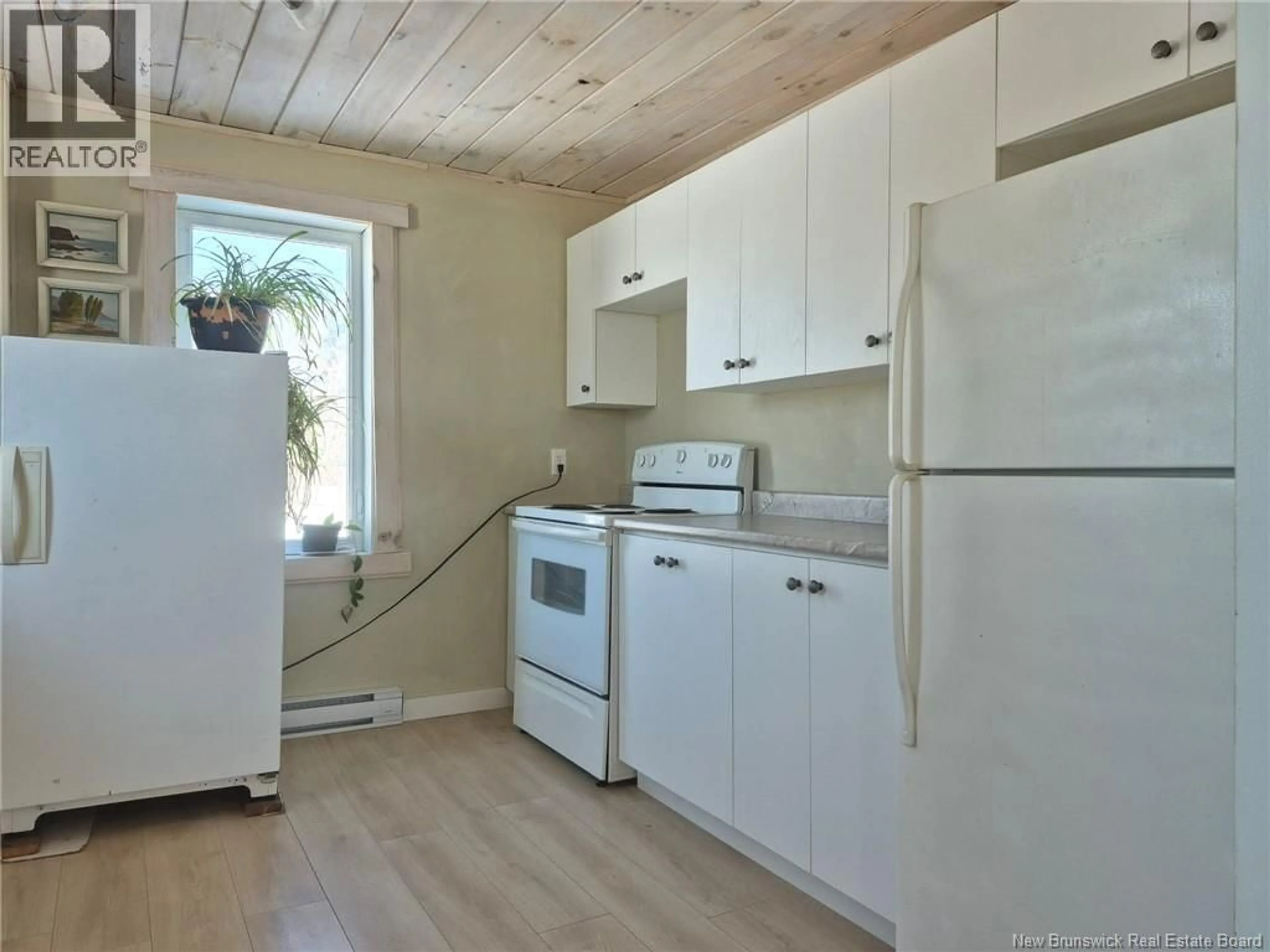 Standard kitchen, wood/laminate floor for 1073 ROUTE 134, Petit-Rocher-Sud New Brunswick E8J1B8