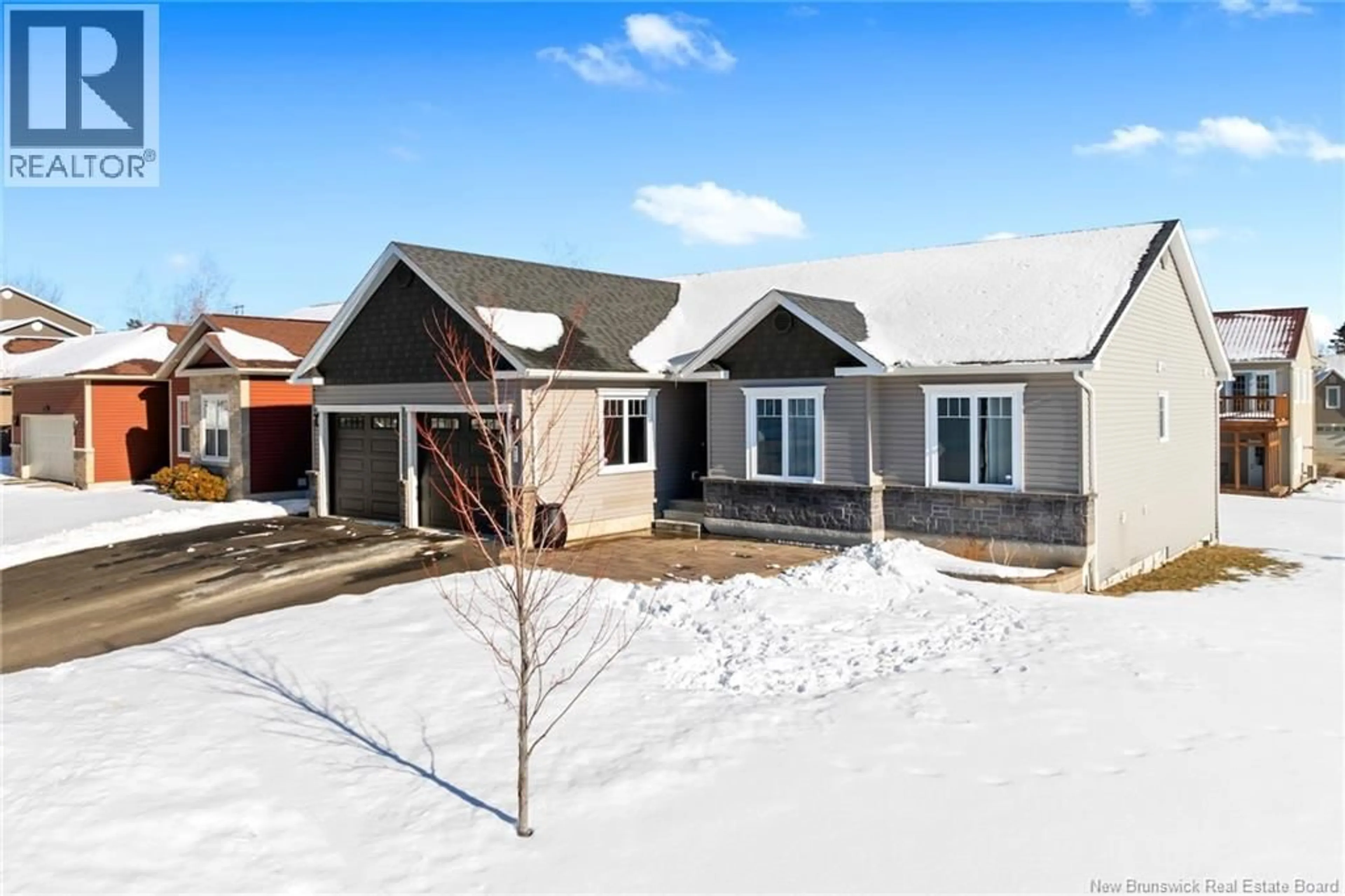 Home with vinyl exterior material, street for 6 HARVEST COURT, Fredericton New Brunswick E3A1P9