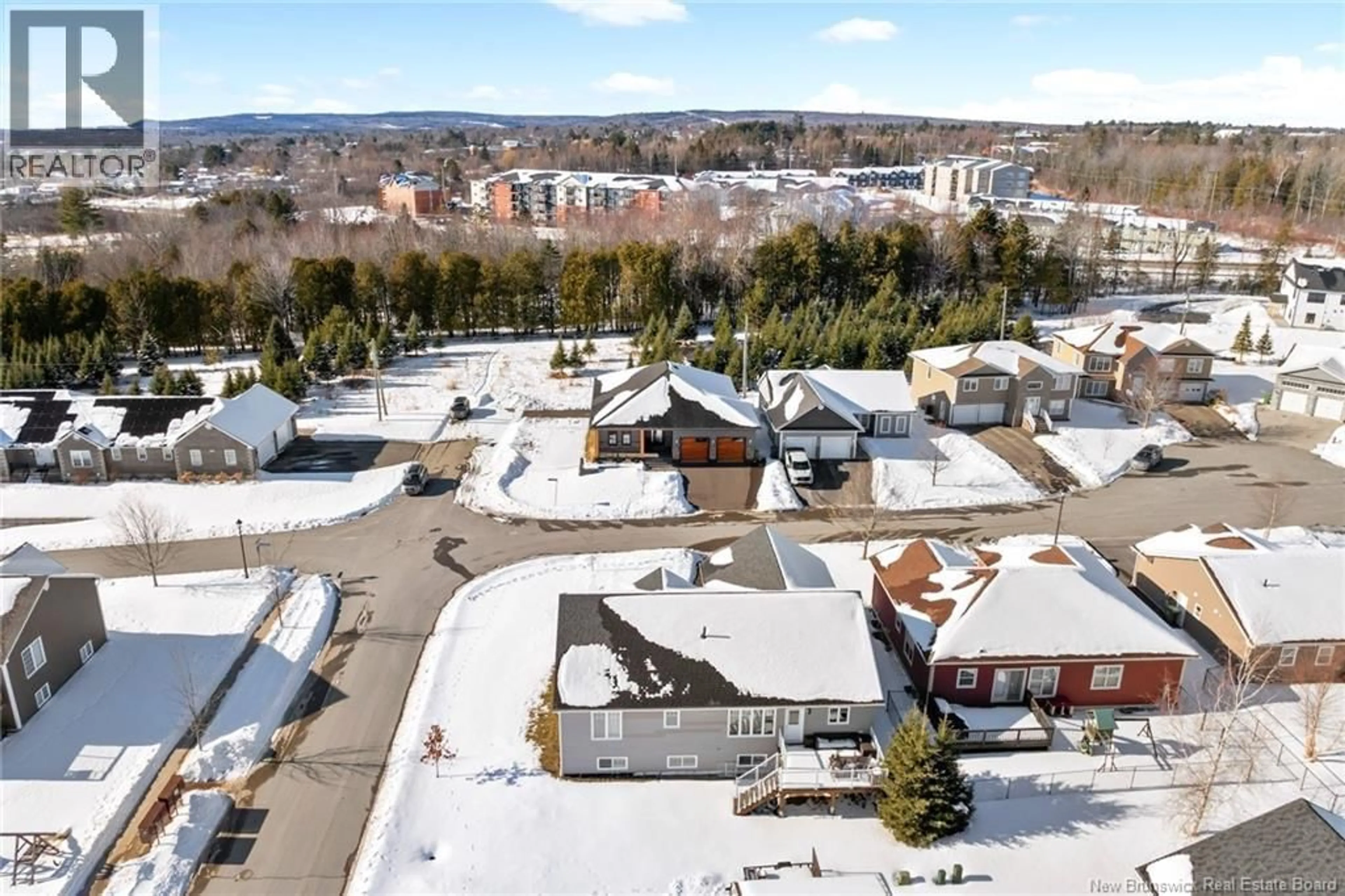 A pic from outside/outdoor area/front of a property/back of a property/a pic from drone, unknown for 6 HARVEST COURT, Fredericton New Brunswick E3A1P9