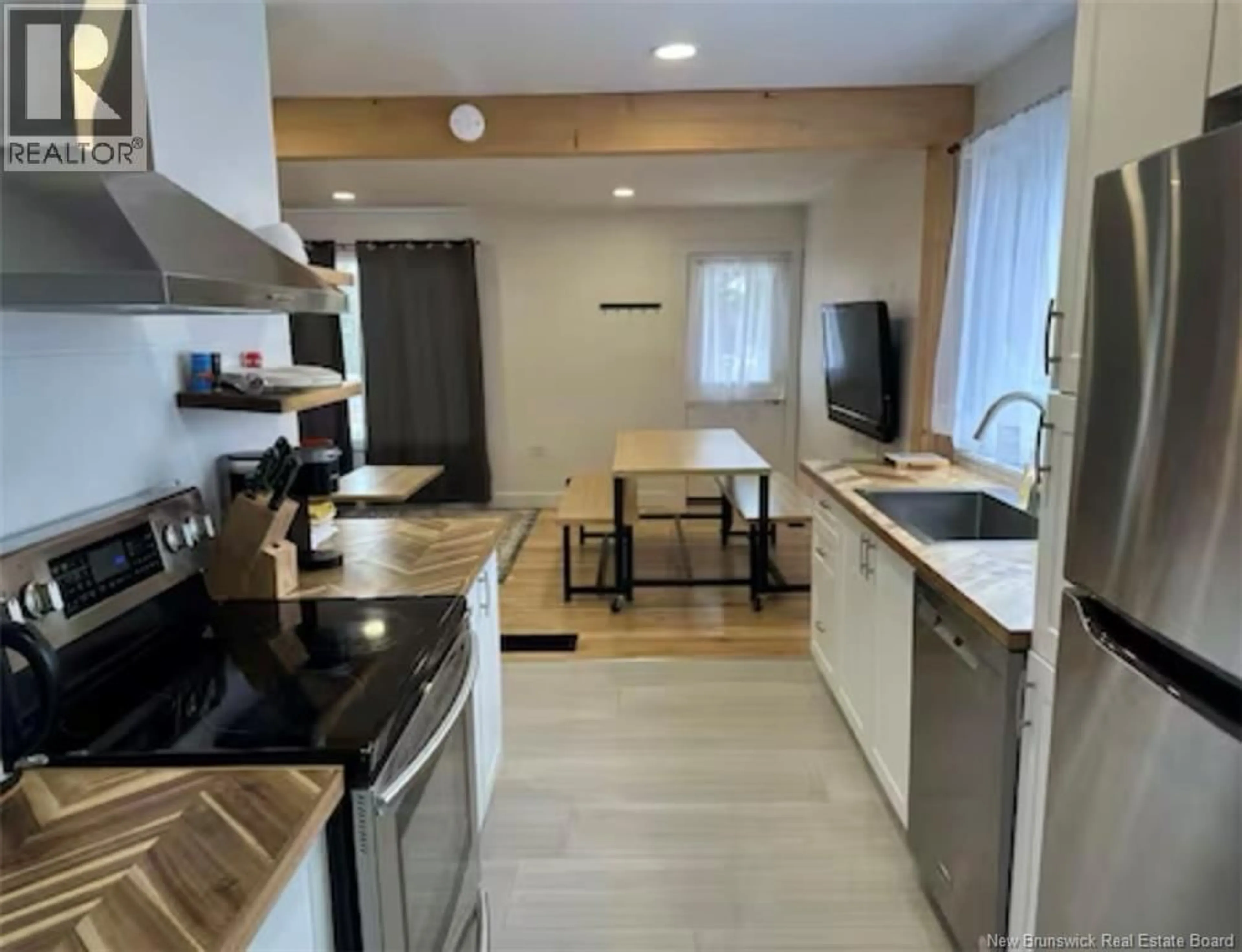 Open concept kitchen, unknown for 733 MACLAREN AVENUE, Devon New Brunswick E3A3L4