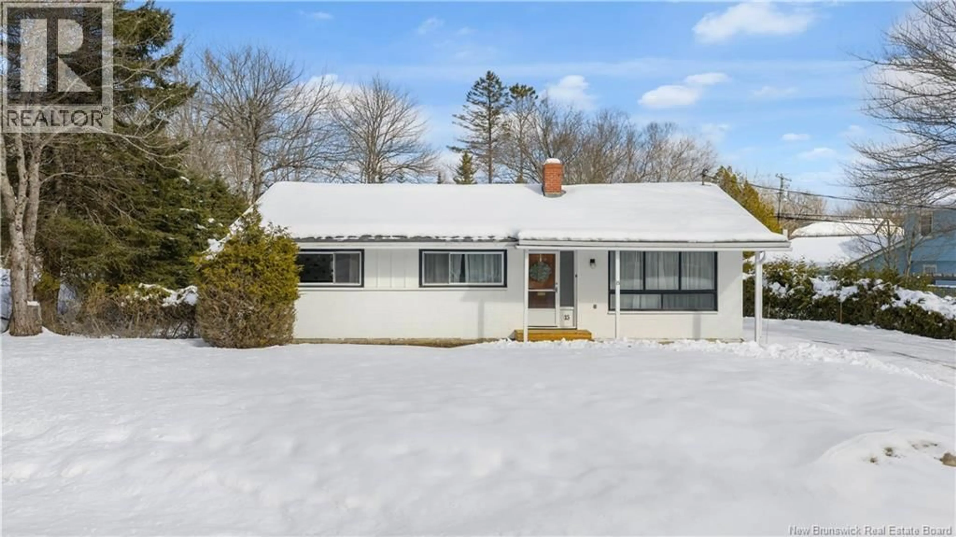 A pic from outside/outdoor area/front of a property/back of a property/a pic from drone, unknown for 15 FOREST ROAD, Rothesay New Brunswick E2H1B4