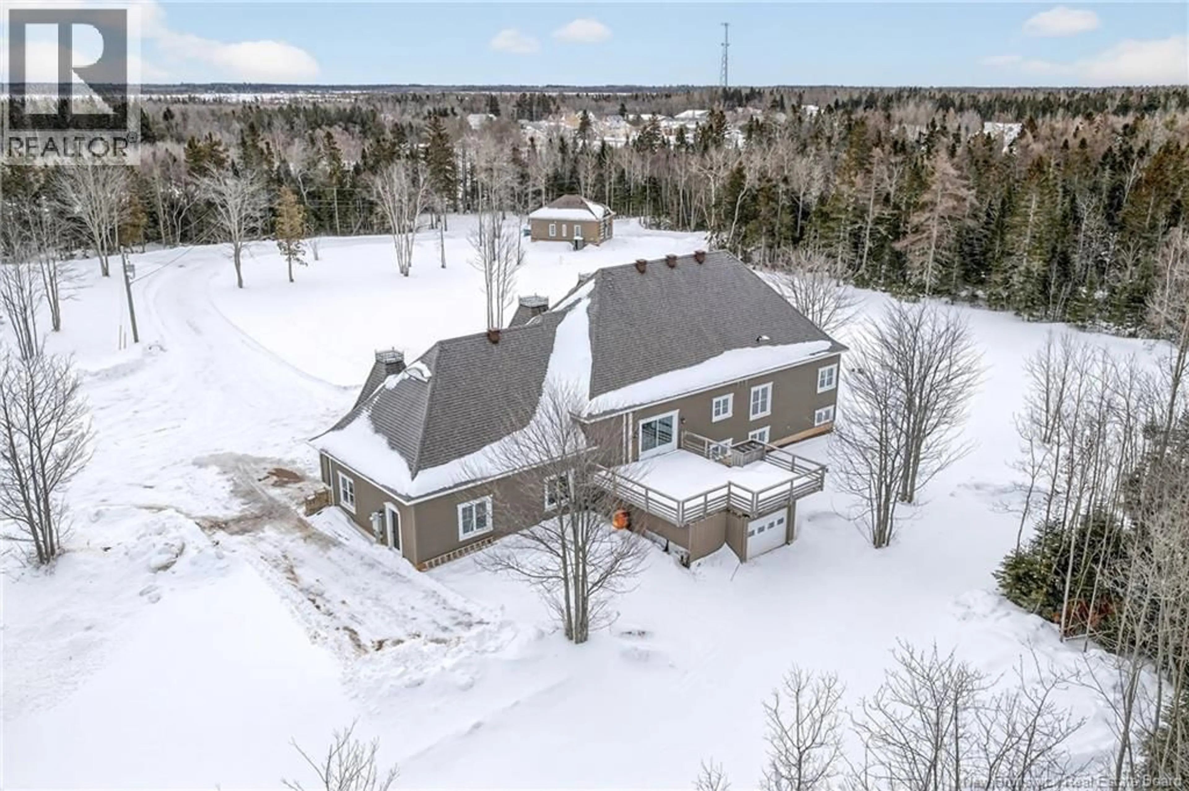 A pic from outside/outdoor area/front of a property/back of a property/a pic from drone, unknown for 287 DU TRE CARRE AVENUE, Shippagan New Brunswick E8S1Y3