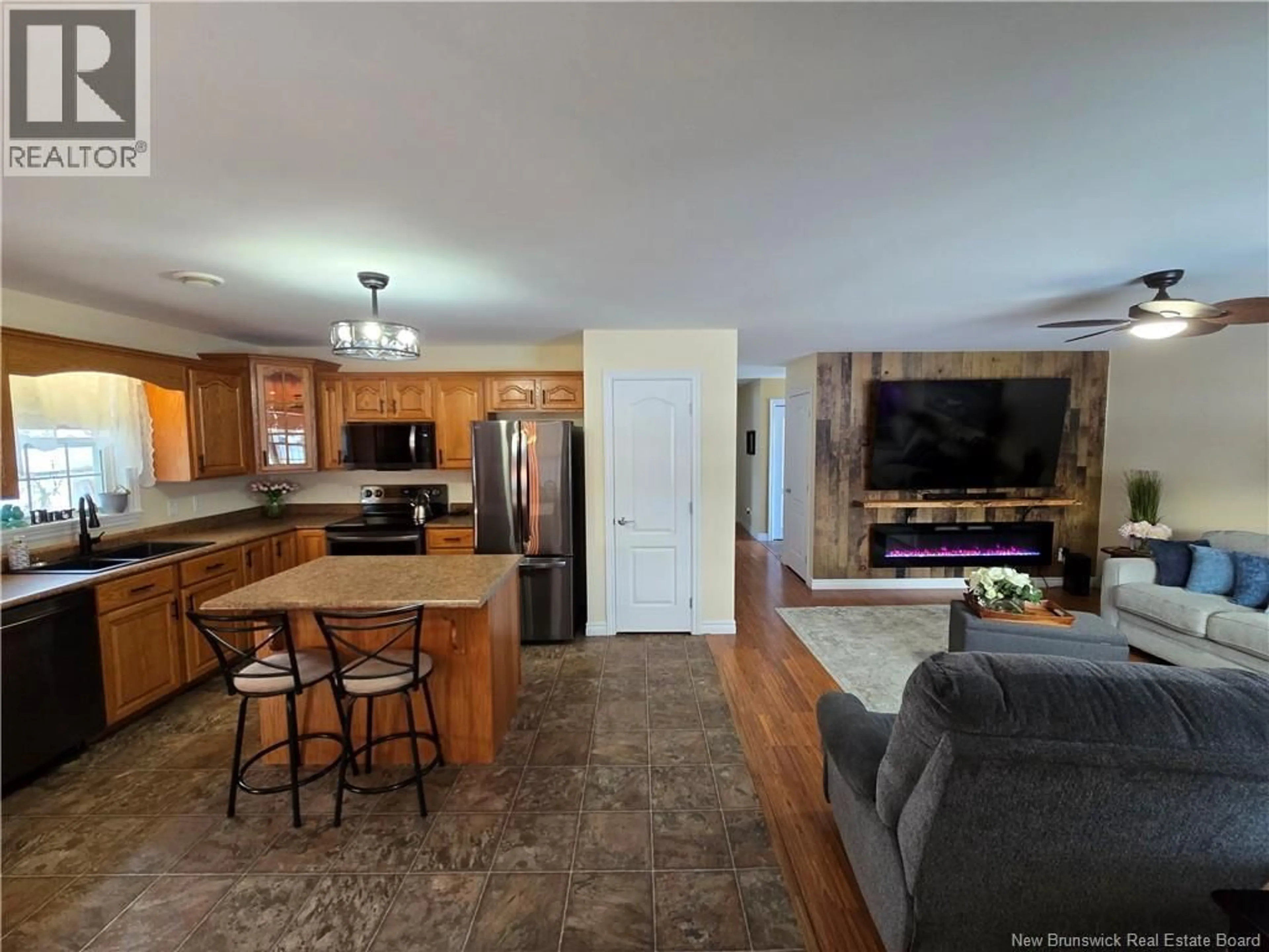 Open concept kitchen, unknown for 675 GOSNELL, Bathurst New Brunswick E2A4V8