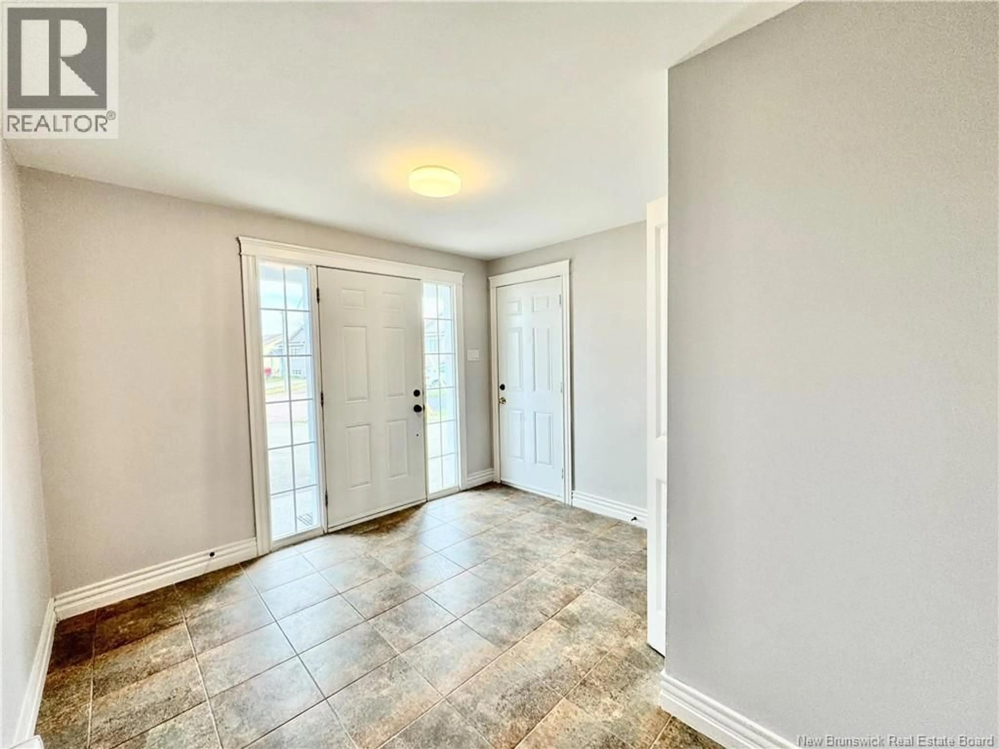 Indoor entryway for 193 HOULAHAN STREET, Dieppe New Brunswick E1A4X6