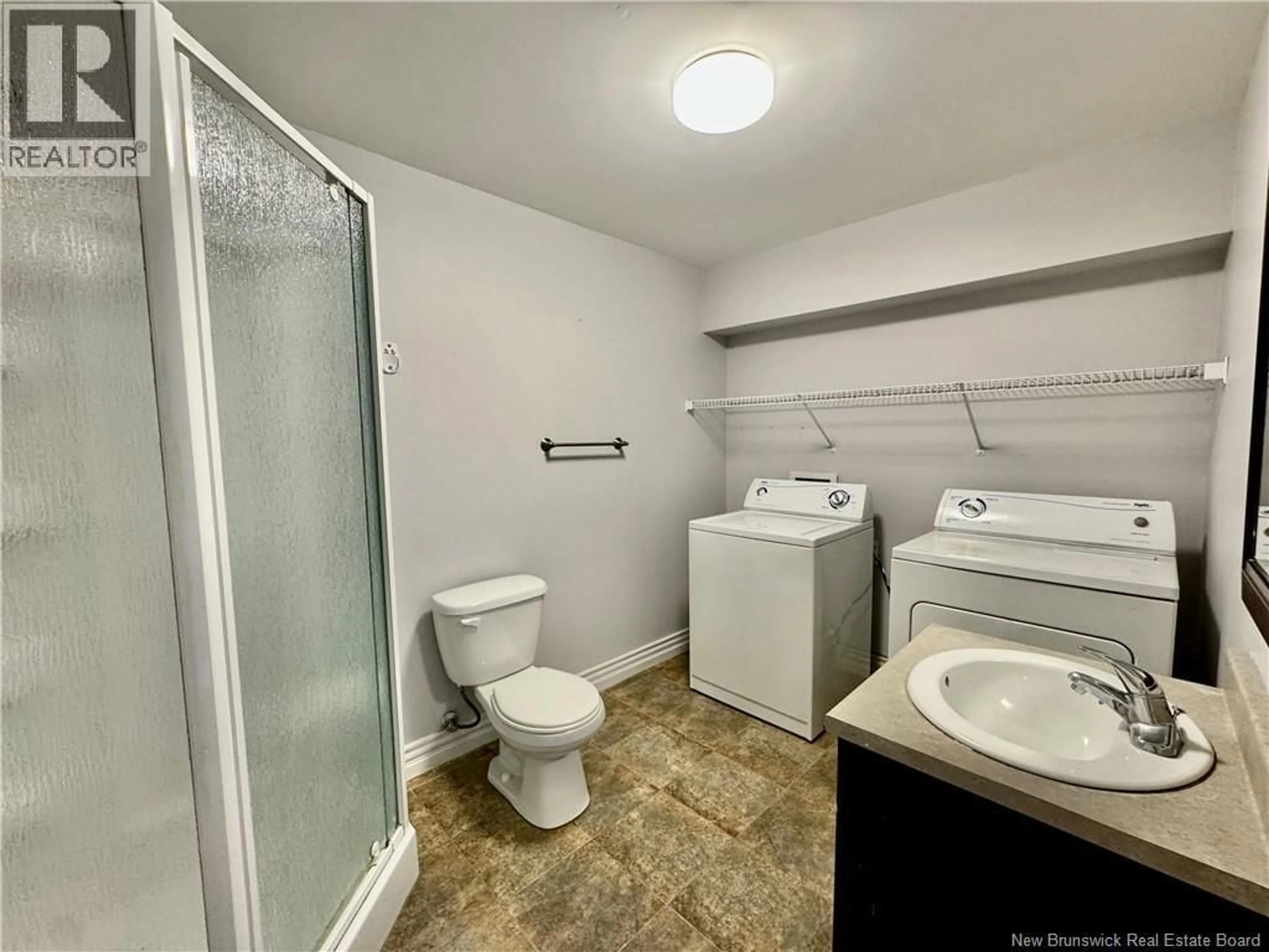 Standard bathroom, unknown for 193 HOULAHAN STREET, Dieppe New Brunswick E1A4X6