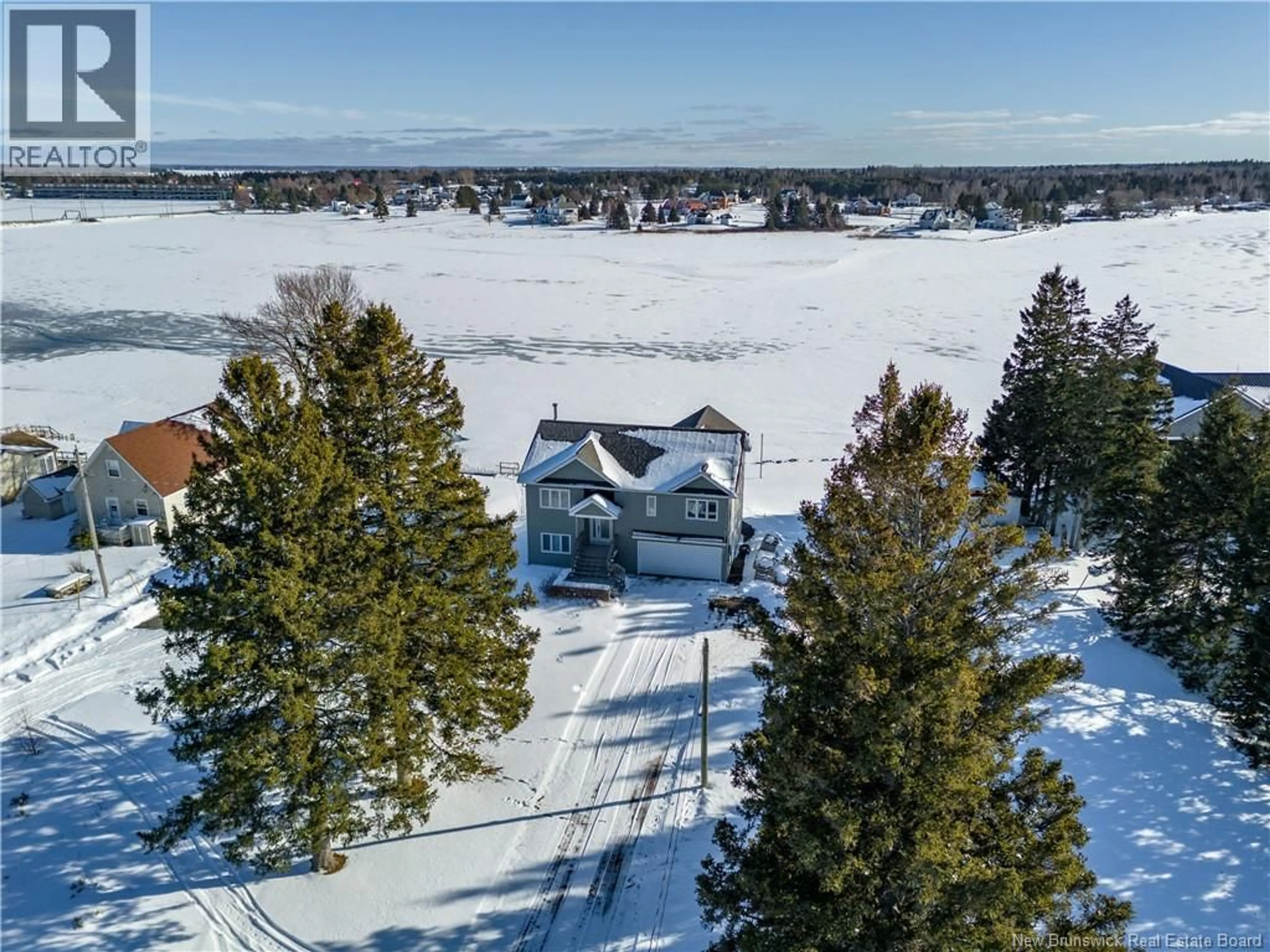 A pic from outside/outdoor area/front of a property/back of a property/a pic from drone, water/lake/river/ocean view for 49 WD FOUGERE, Shediac Bridge New Brunswick E4R2A5