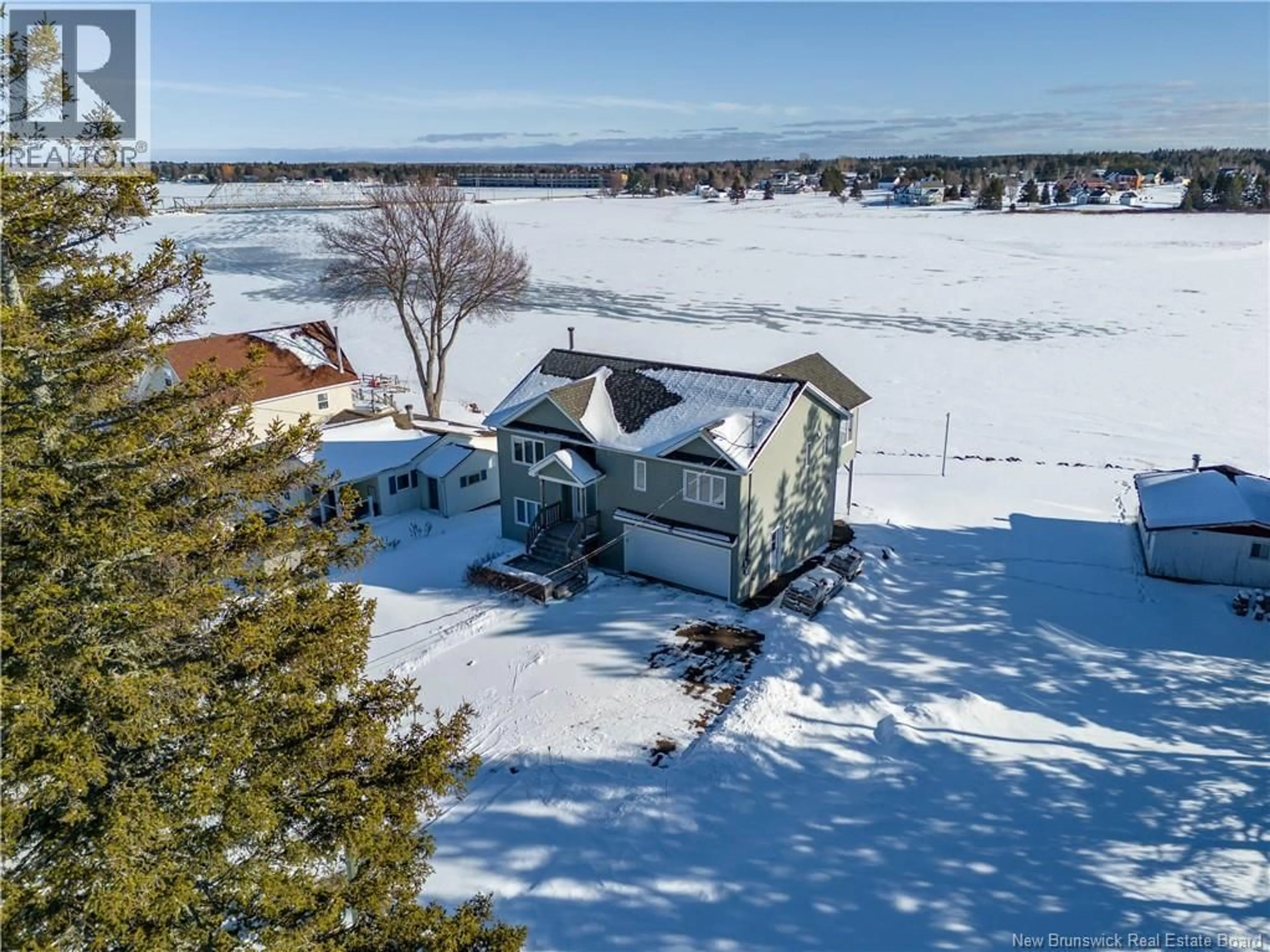 A pic from outside/outdoor area/front of a property/back of a property/a pic from drone, water/lake/river/ocean view for 49 WD FOUGERE, Shediac Bridge New Brunswick E4R2A5