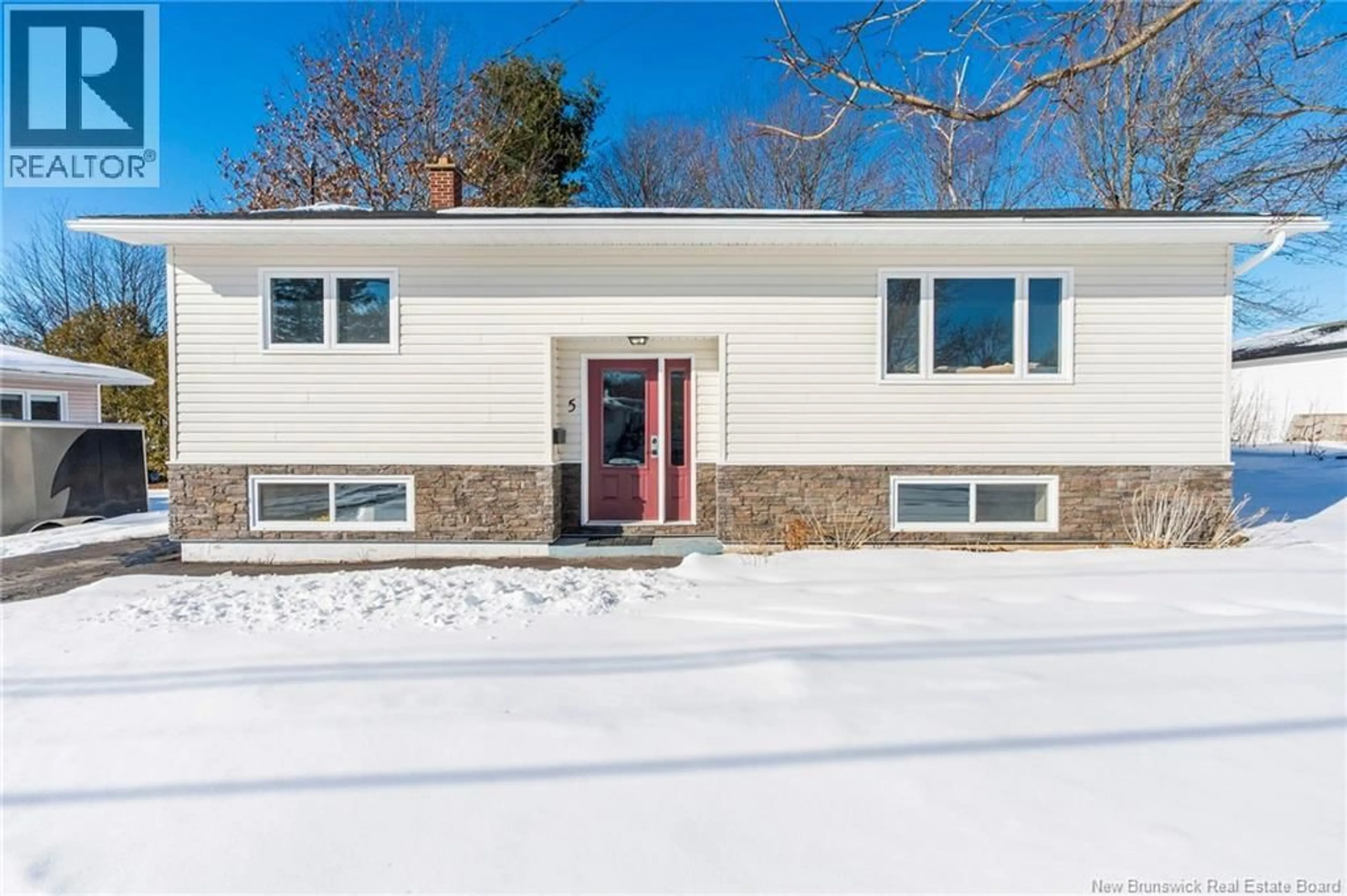 Home with vinyl exterior material, street for 5 MUNROE STREET, Riverview New Brunswick E1B2Y7