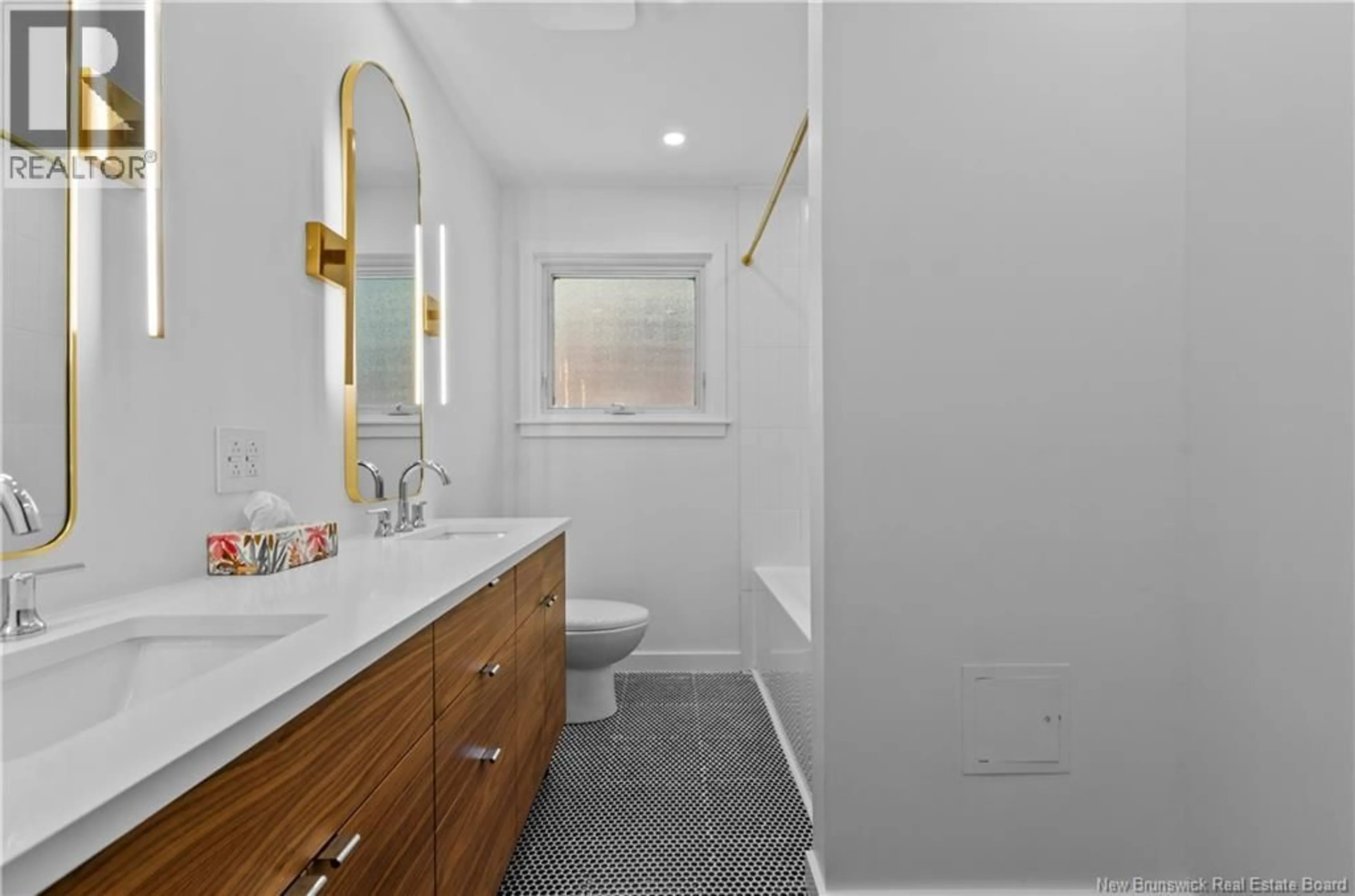 Standard bathroom, ceramic/tile floor for 520 ABERDEEN STREET, Fredericton New Brunswick E3B1S3