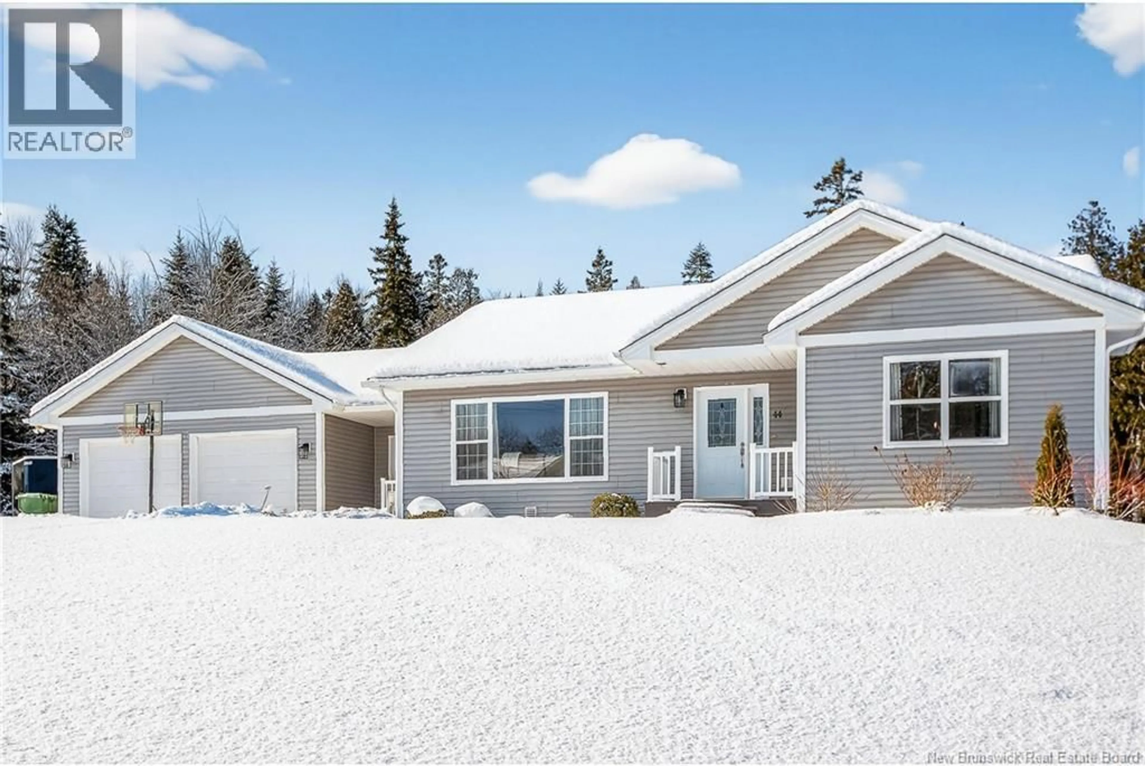 Home with vinyl exterior material, street for 44 SAXON DRIVE, Quispamsis New Brunswick E2G0E3