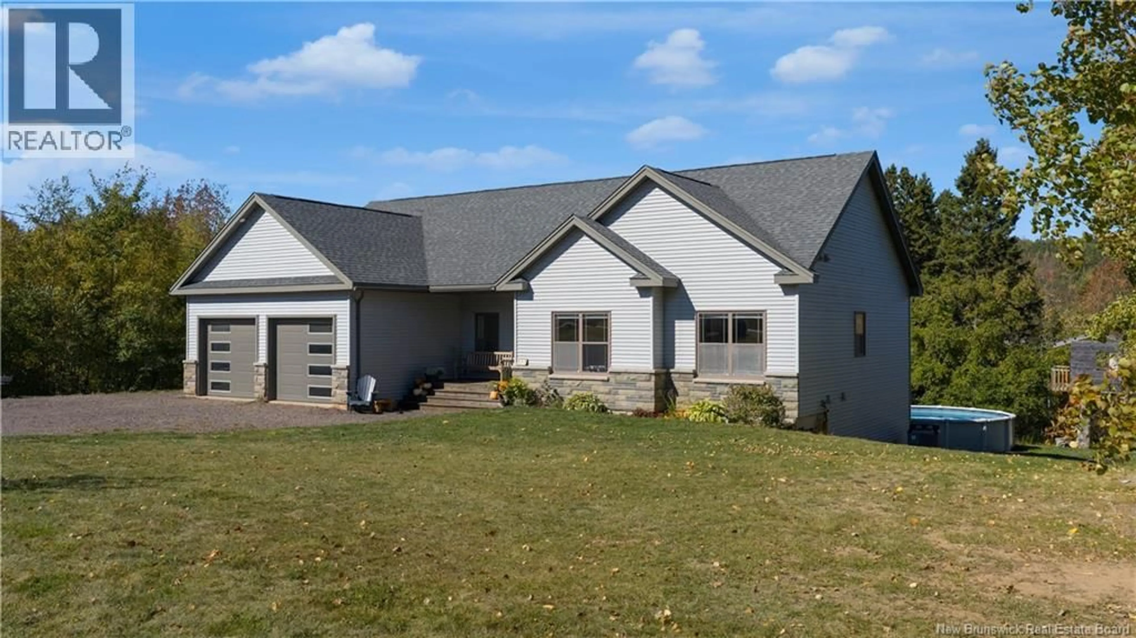 Home with vinyl exterior material, building for 897 RIVERVIEW DRIVE, Apohaqui New Brunswick E5P3P8