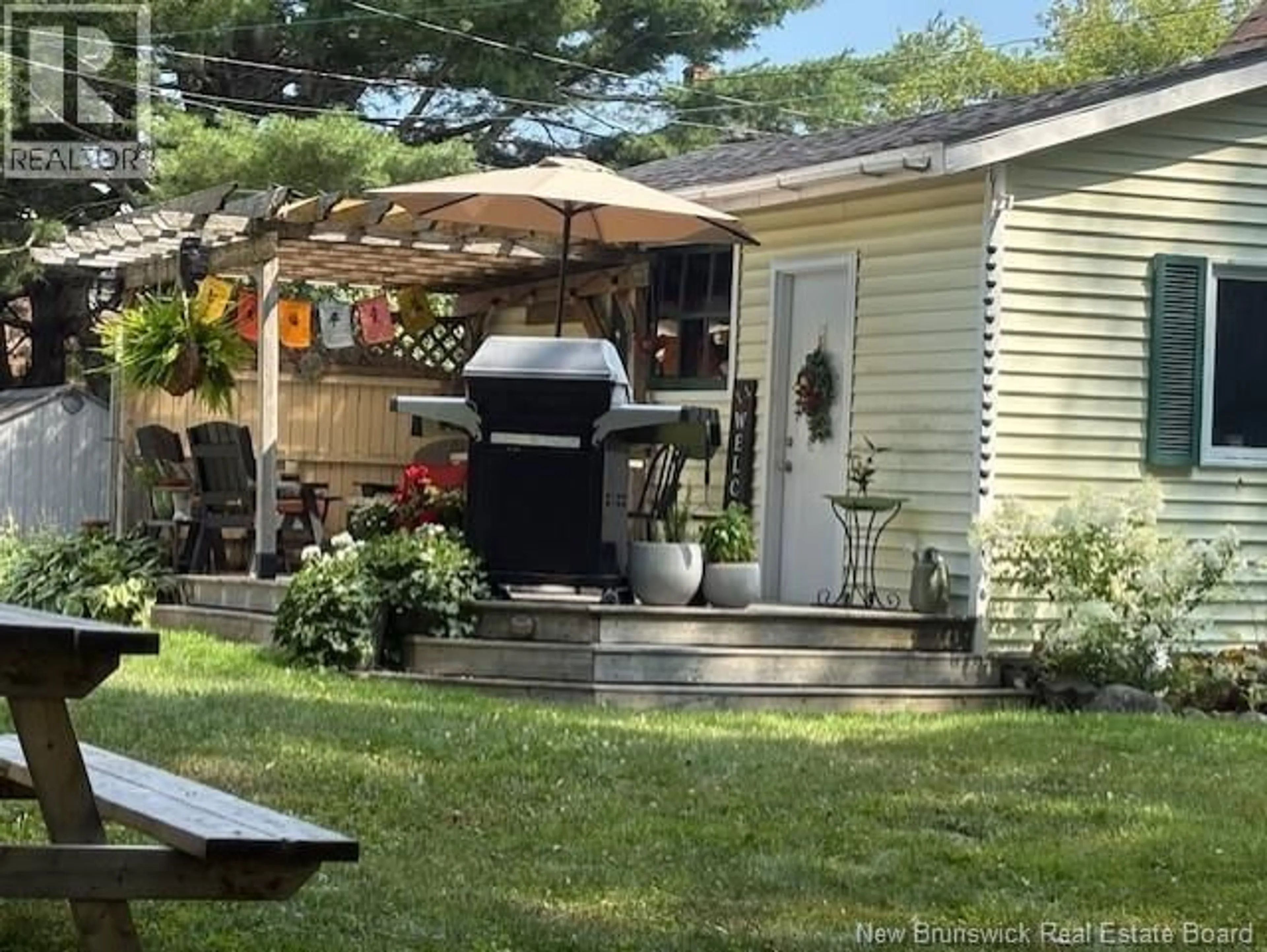 Patio, street for 168 HENRY STREET, Fredericton New Brunswick E3A3J3