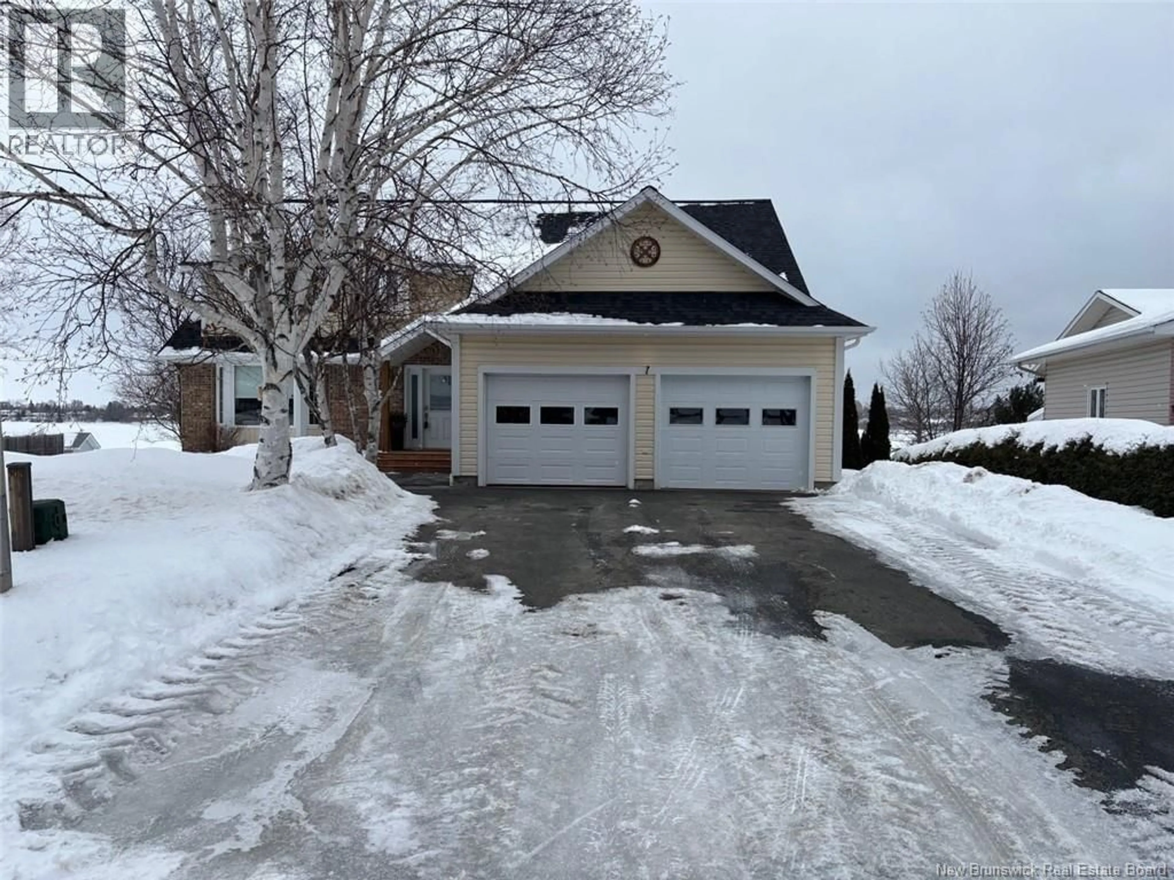 Indoor garage for 1155 STACEY MILLS CRESCENT, Bathurst New Brunswick E2A4W9