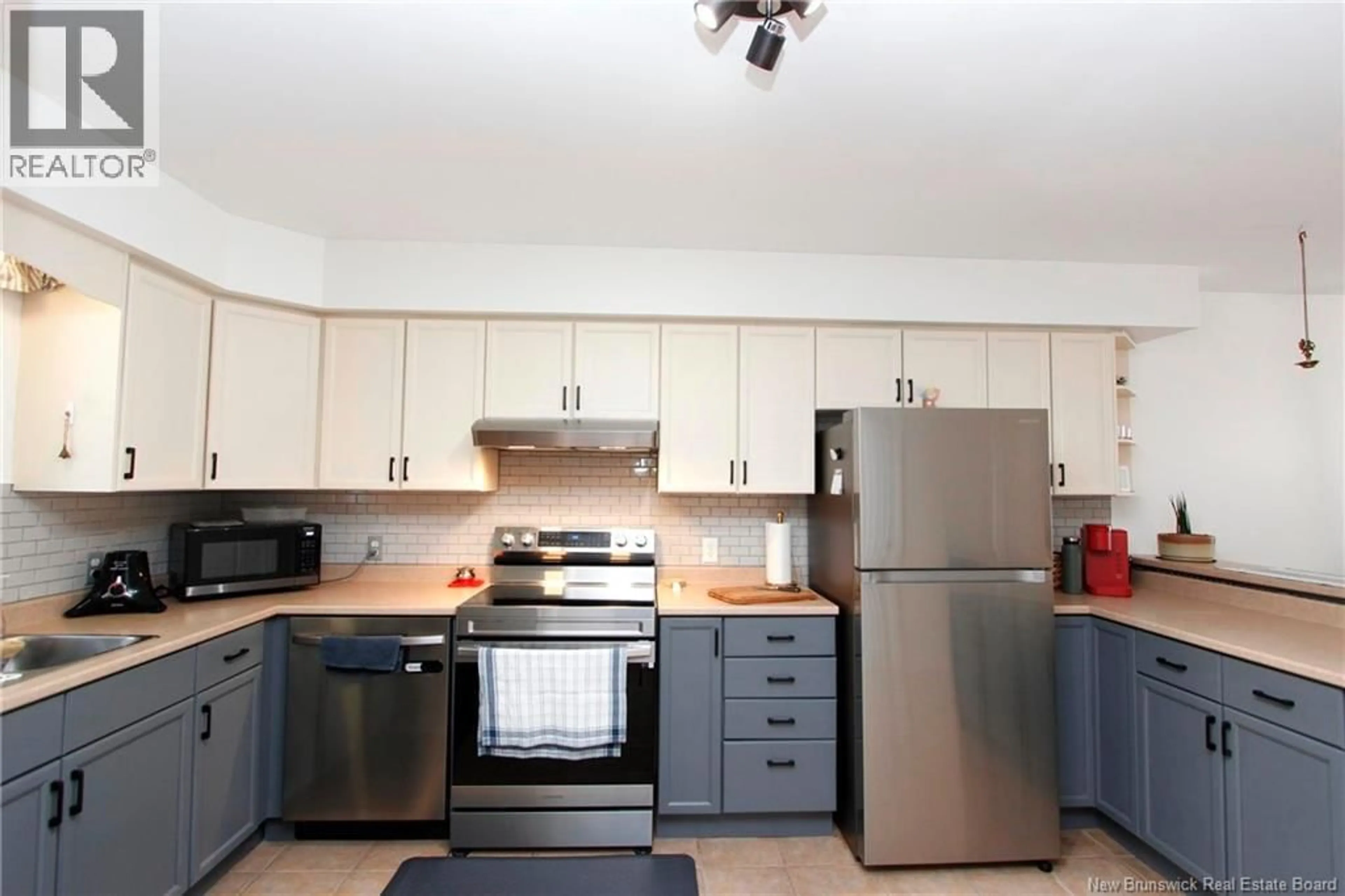Standard kitchen, unknown for 2 - 500 RIVERSIDE DRIVE DRIVE, Fredericton New Brunswick E3A8C2