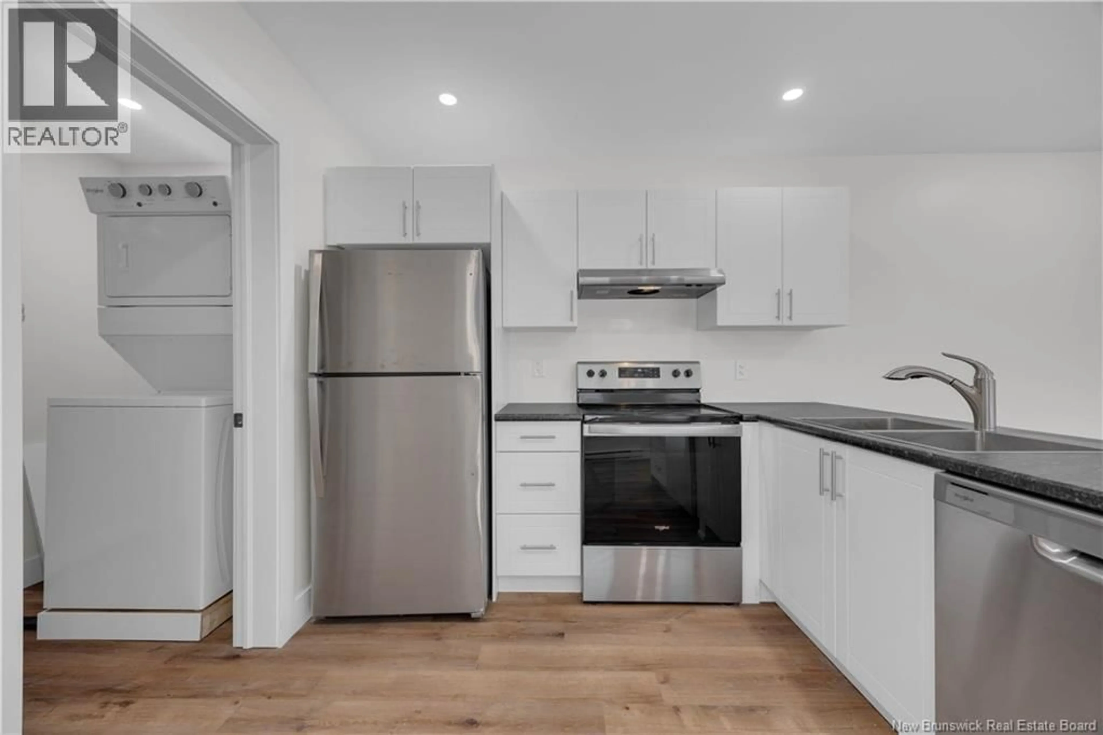 Standard kitchen, wood/laminate floor for 264 MILLIDGE AVENUE, Saint John New Brunswick E2K2M7