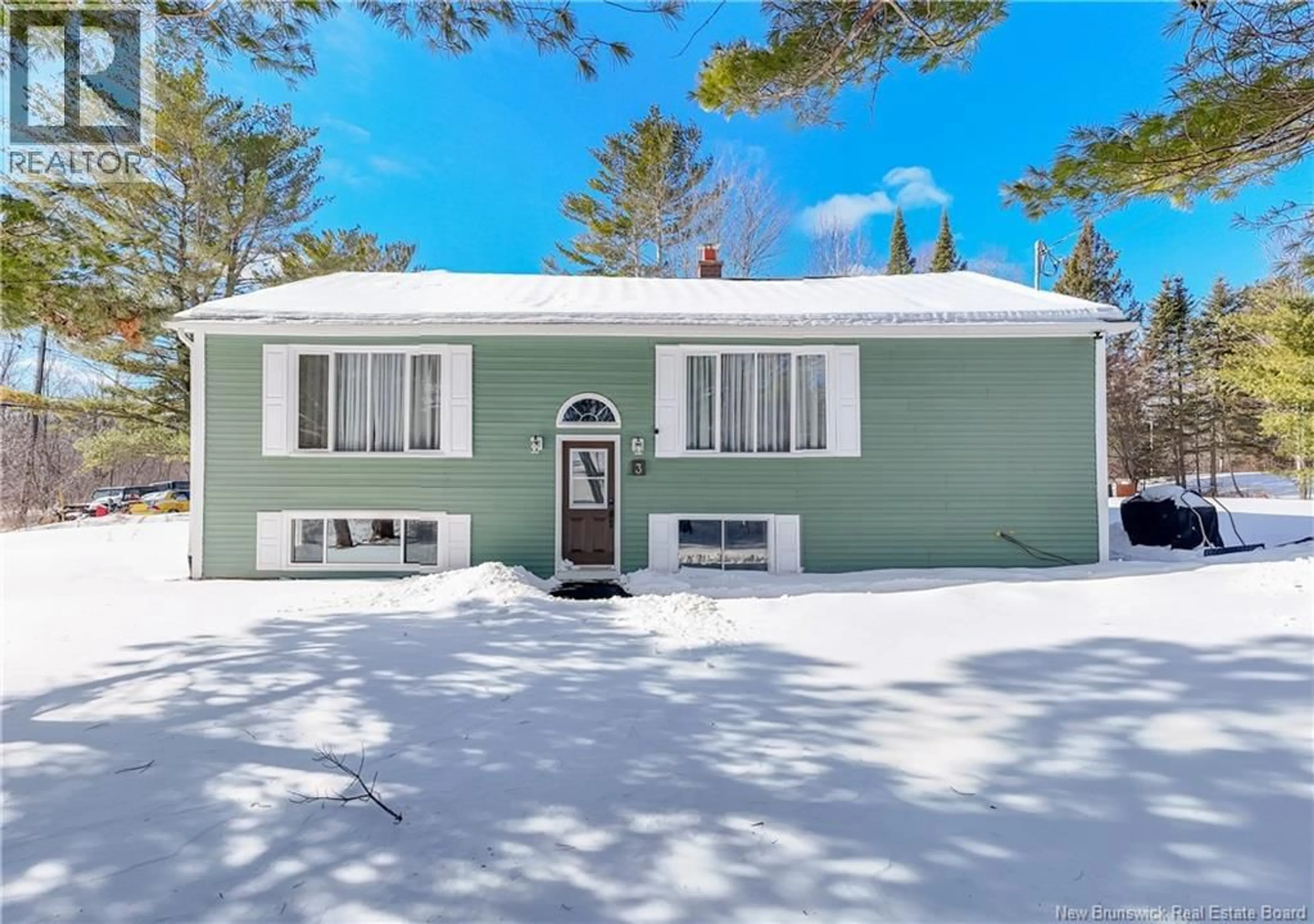 Home with vinyl exterior material, street for 3 MITCHELL COURT, Waasis New Brunswick E3B8V1