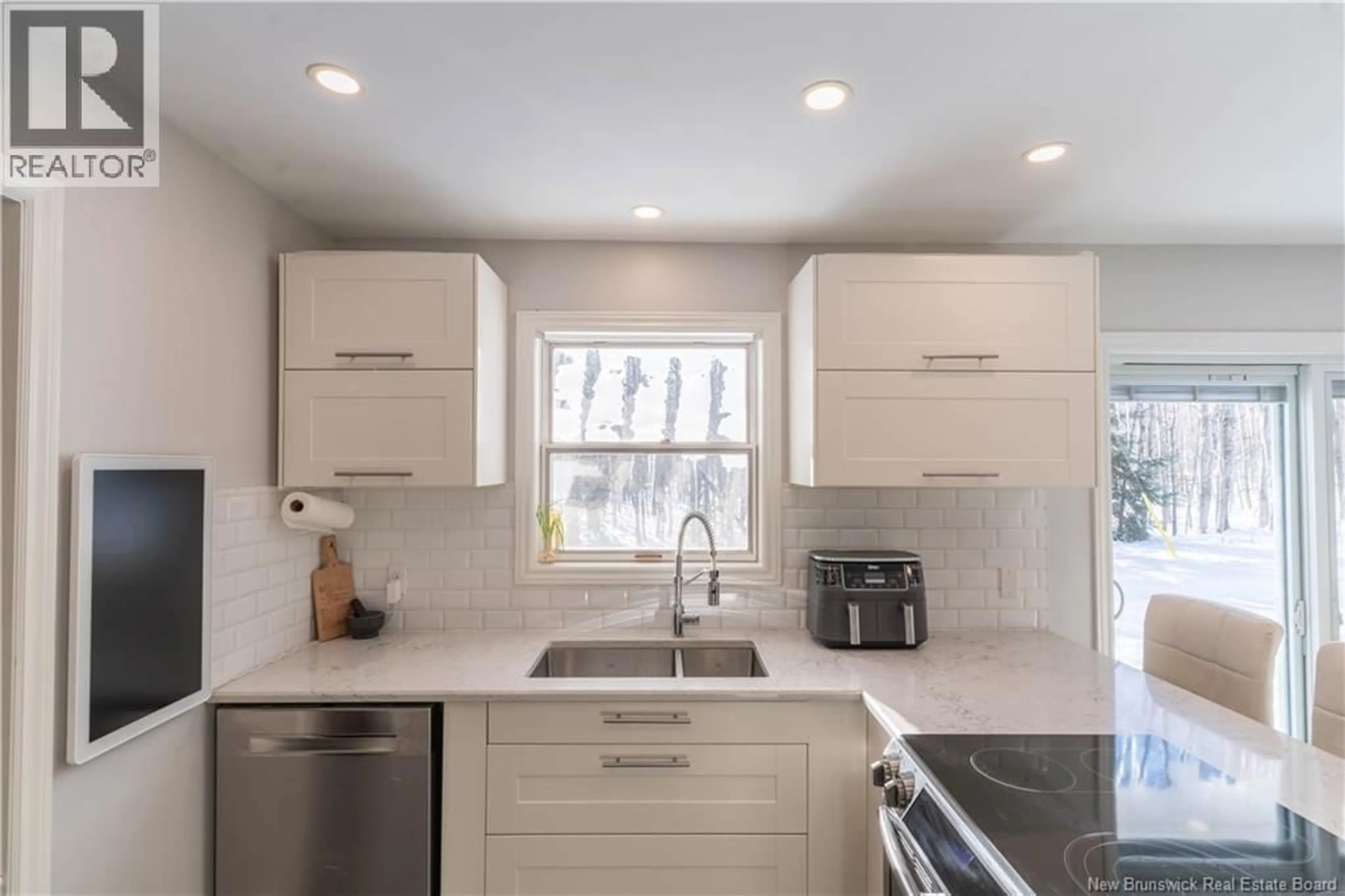 Contemporary kitchen, ceramic/tile floor for 15 MCKINNON ROAD, Miramichi New Brunswick E1V5Y1