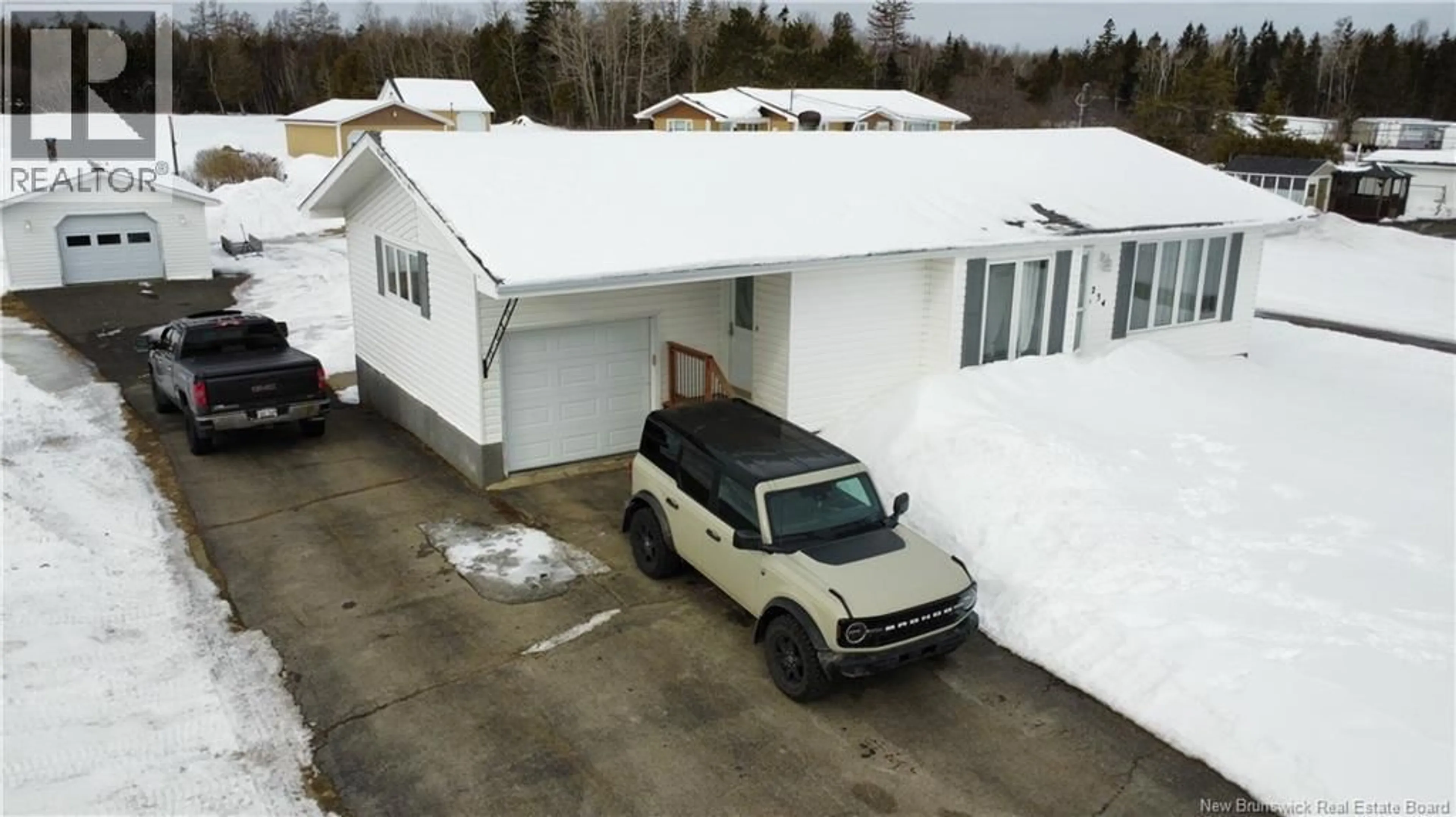 Indoor garage for 234 ROUTE 134, Petit-Rocher-Nord New Brunswick E8J3B2