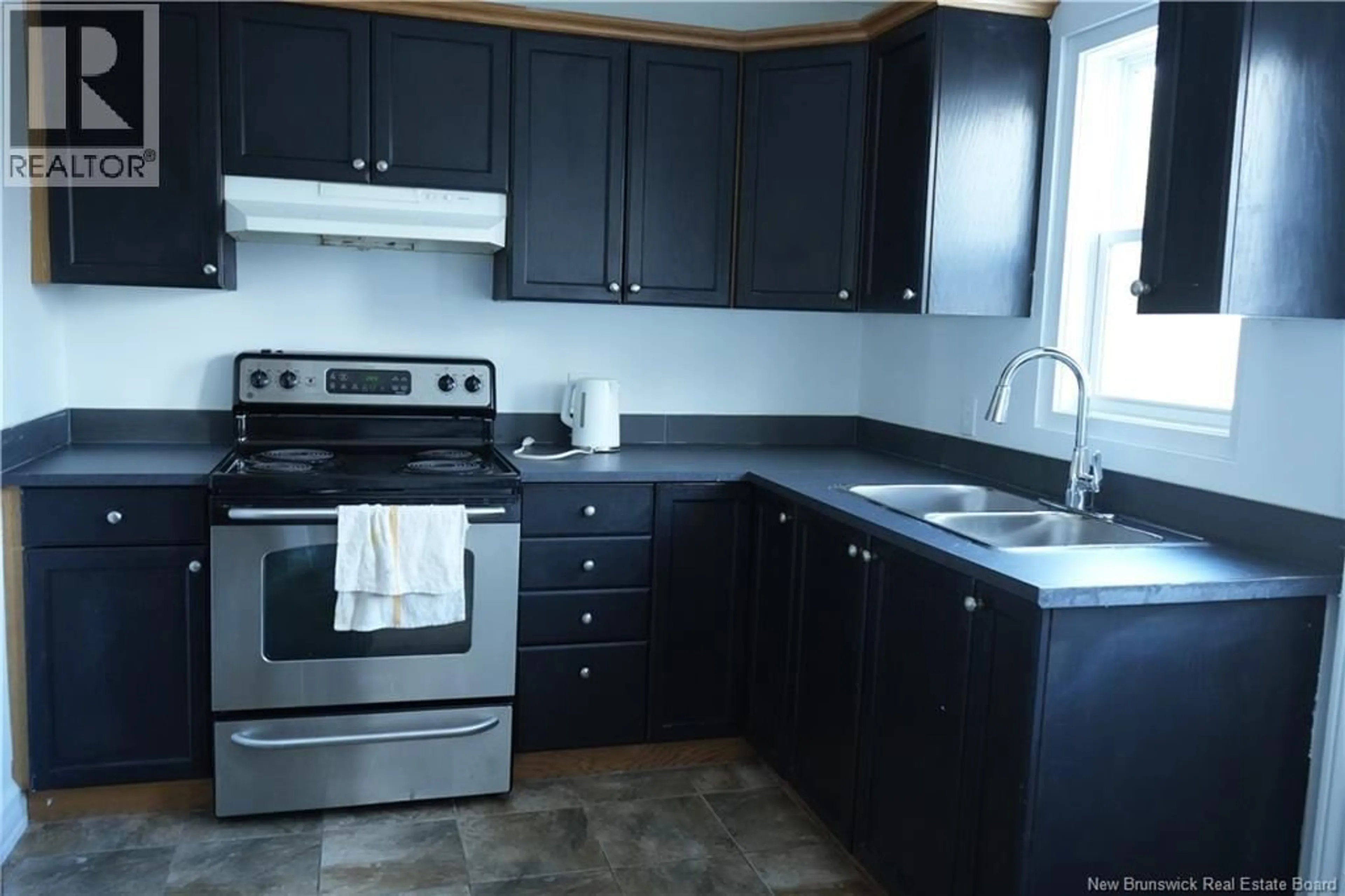 Standard kitchen, unknown for 86 LONSDALE DRIVE, Moncton New Brunswick E1G2H9