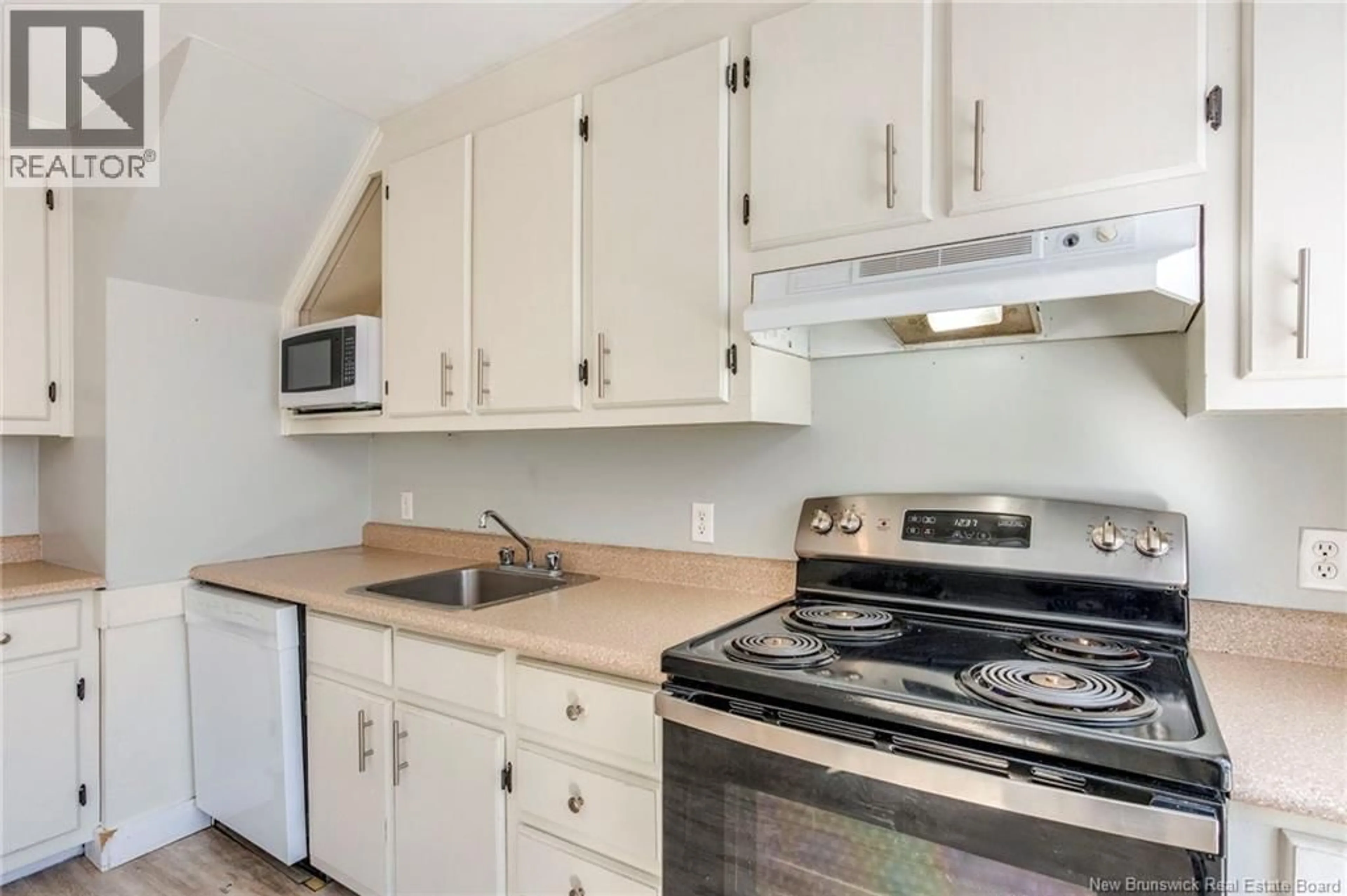 Standard kitchen, unknown for 48 MCKENNA CRESCENT, Saint John New Brunswick E2K4E1