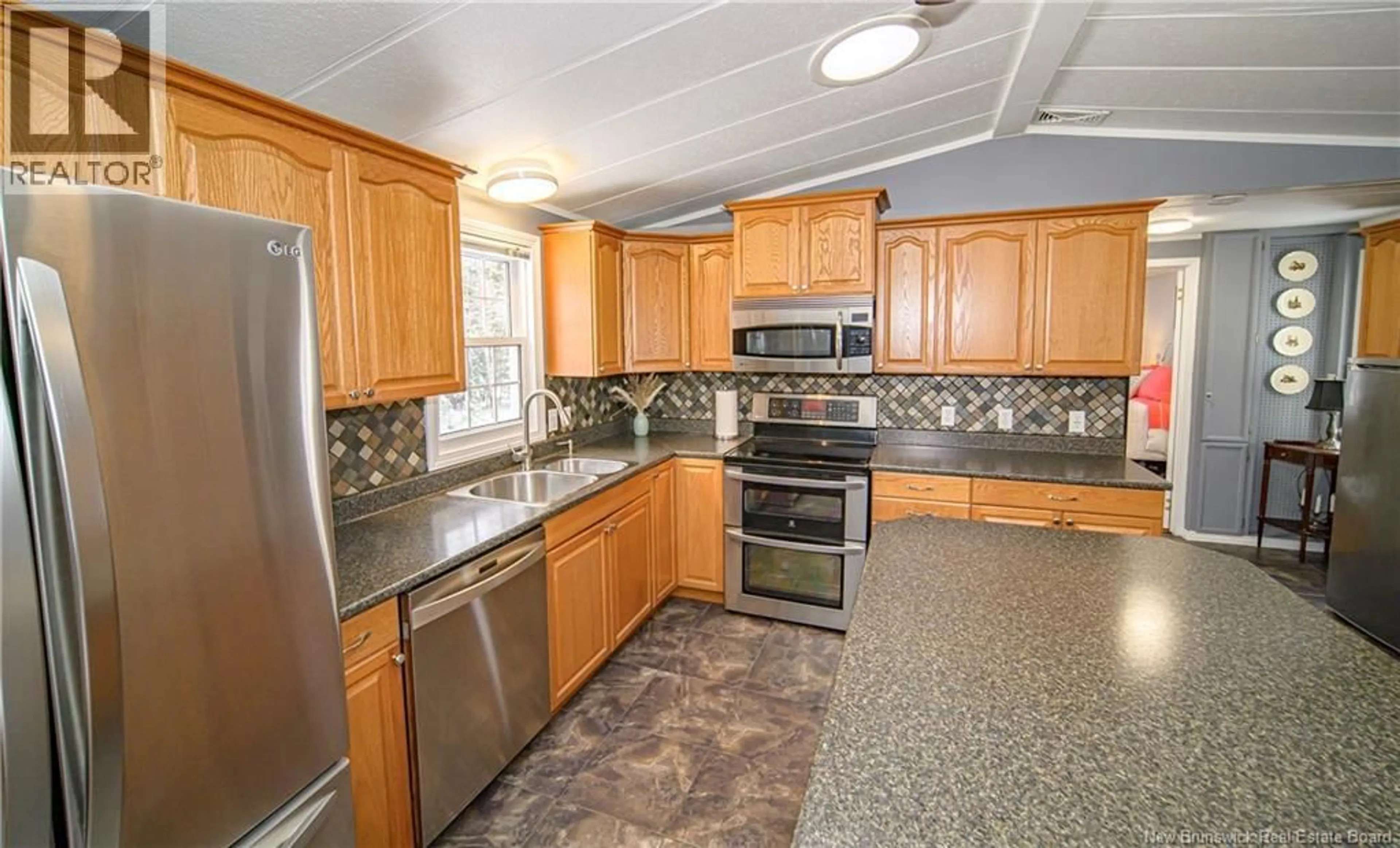 Standard kitchen, ceramic/tile floor for 310 ROUTE 102, Burton New Brunswick E2V3C4