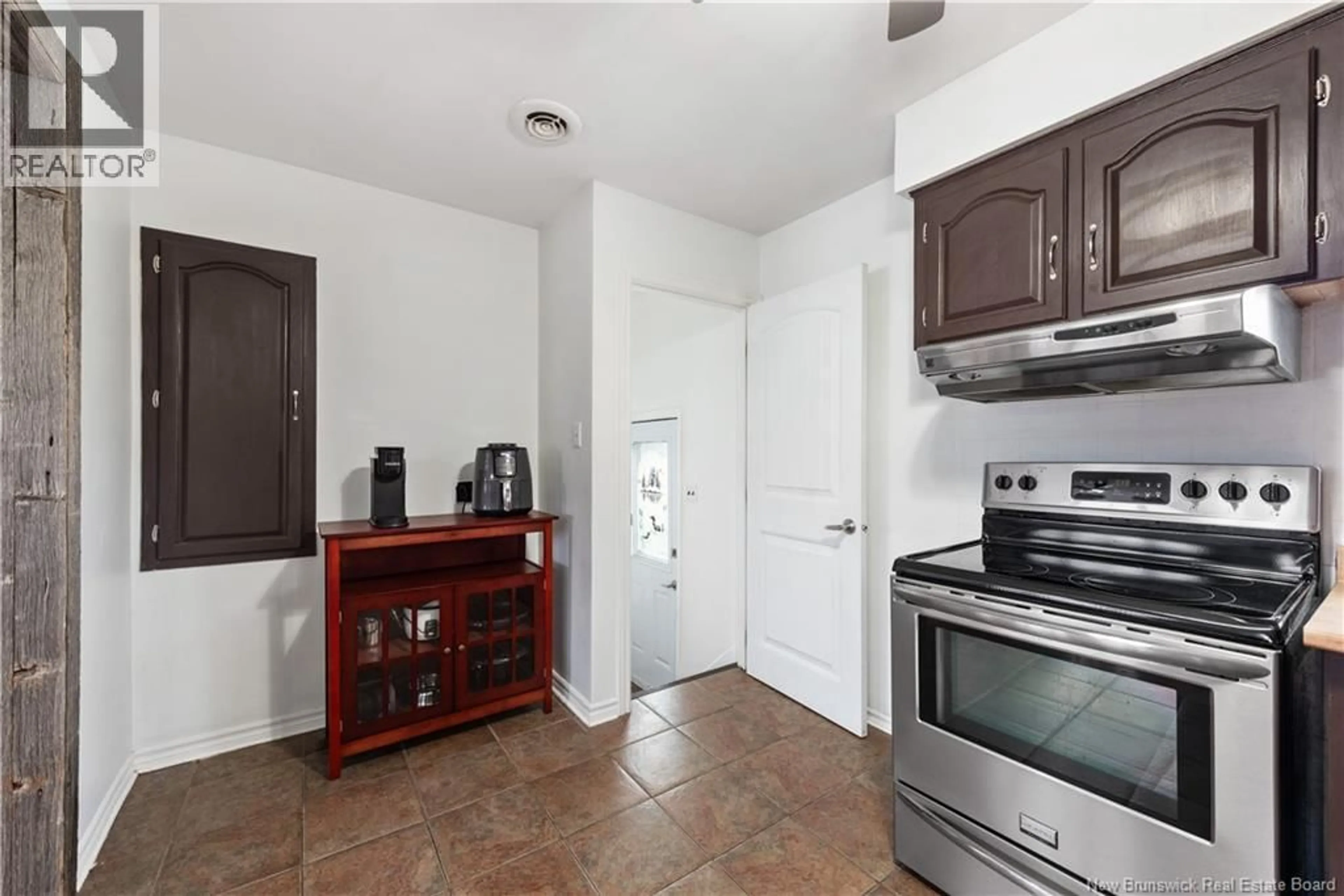 Standard kitchen, ceramic/tile floor for 188 SECOND AVENUE, Moncton New Brunswick E1C7Y6