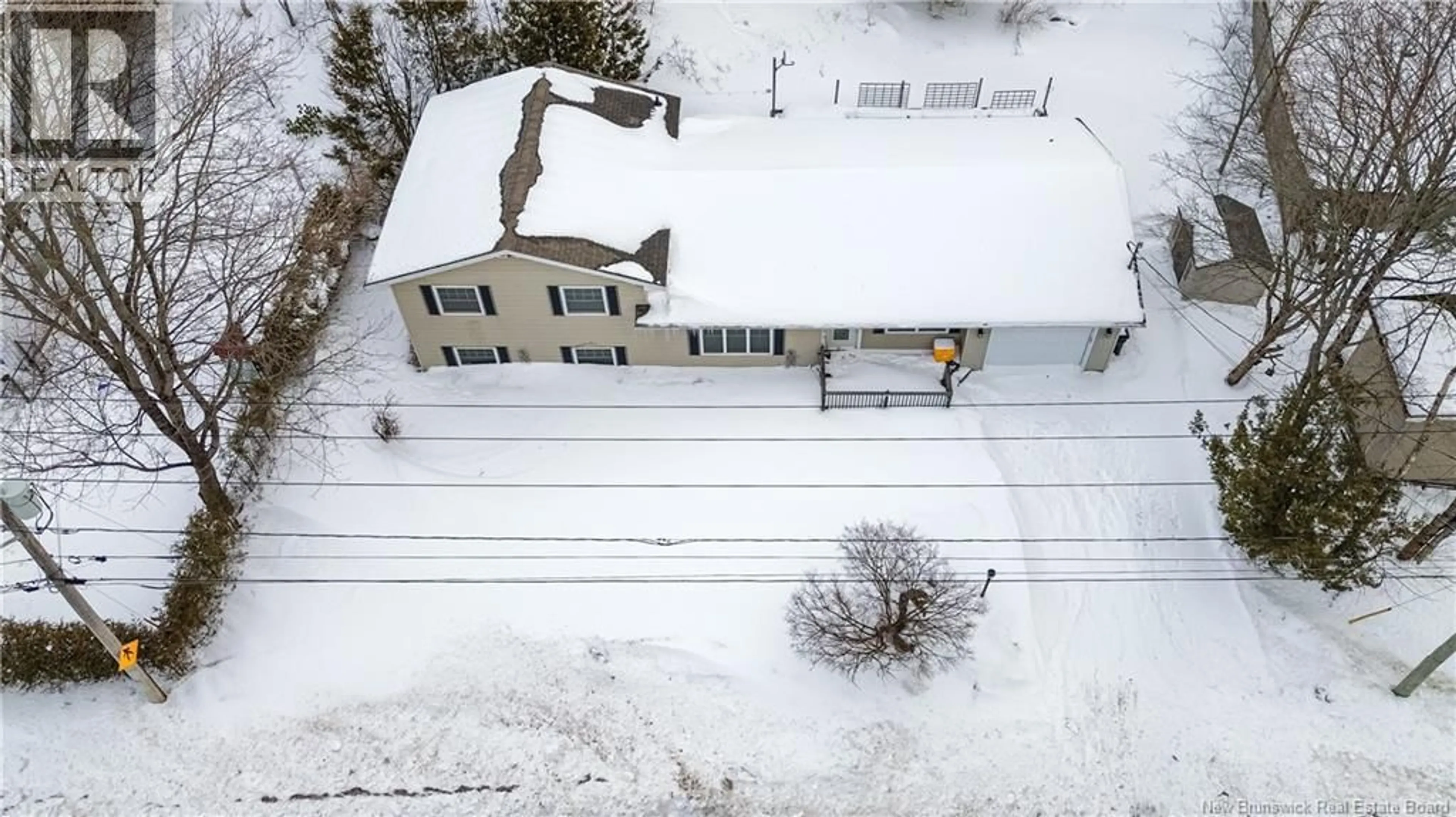 A pic from outside/outdoor area/front of a property/back of a property/a pic from drone, street for 384 MT PLEASANT AVENUE, Saint John New Brunswick E2K3V4