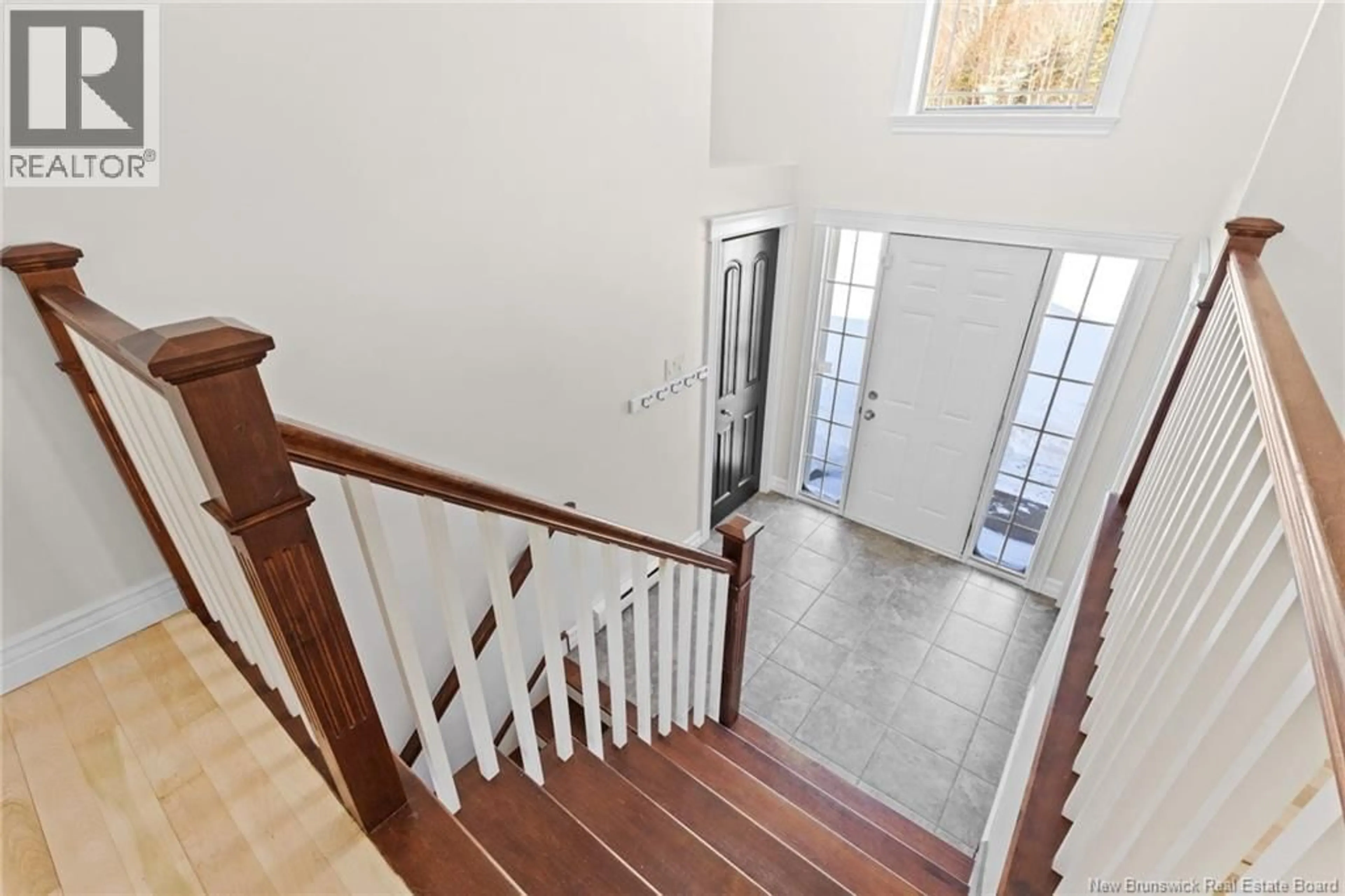 Indoor foyer for 21 BENERIN COURT, Lincoln New Brunswick E3B0J6
