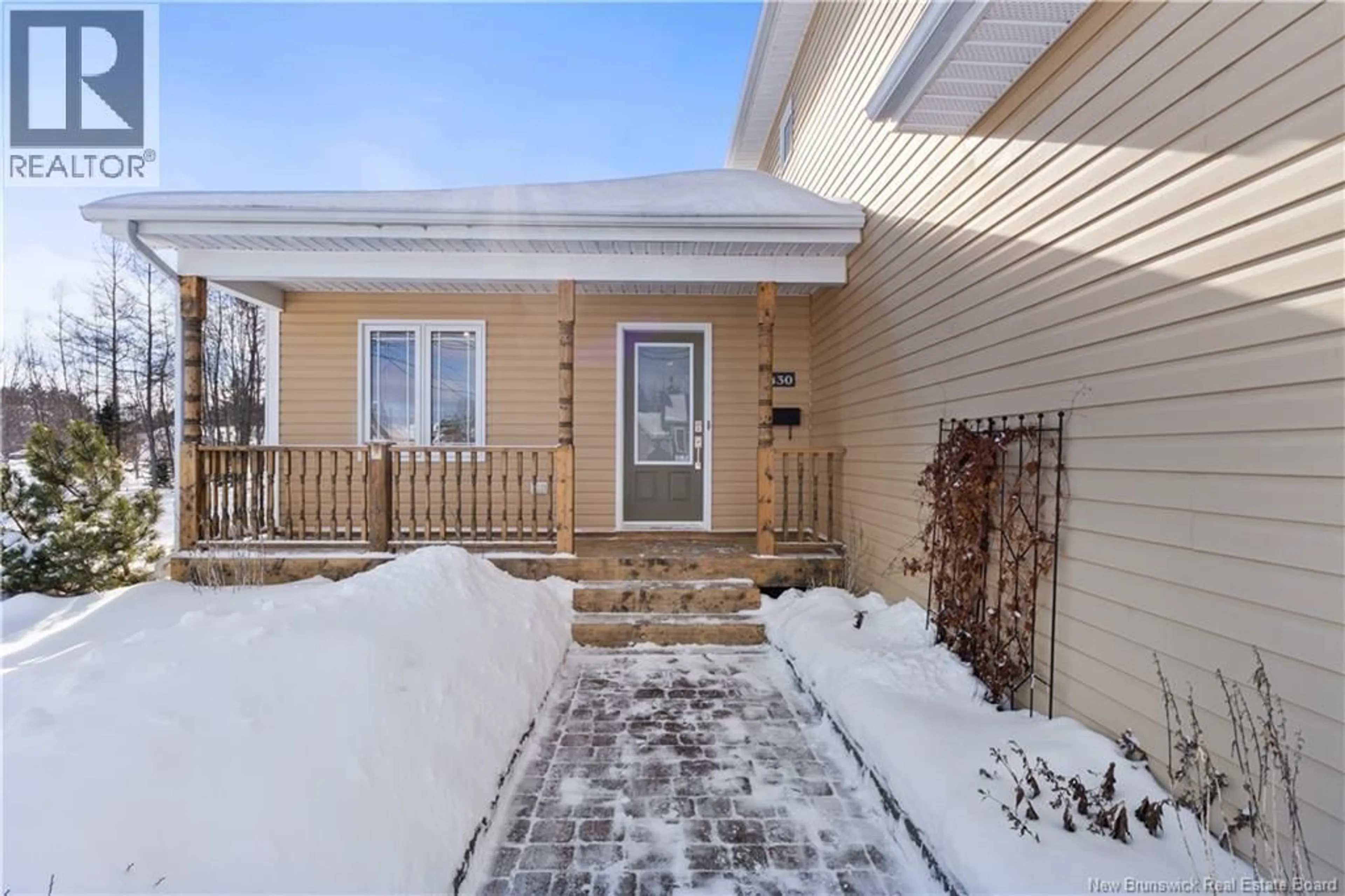 Indoor entryway for 430 ALFRED LEGER STREET, Dieppe New Brunswick E1A0B2