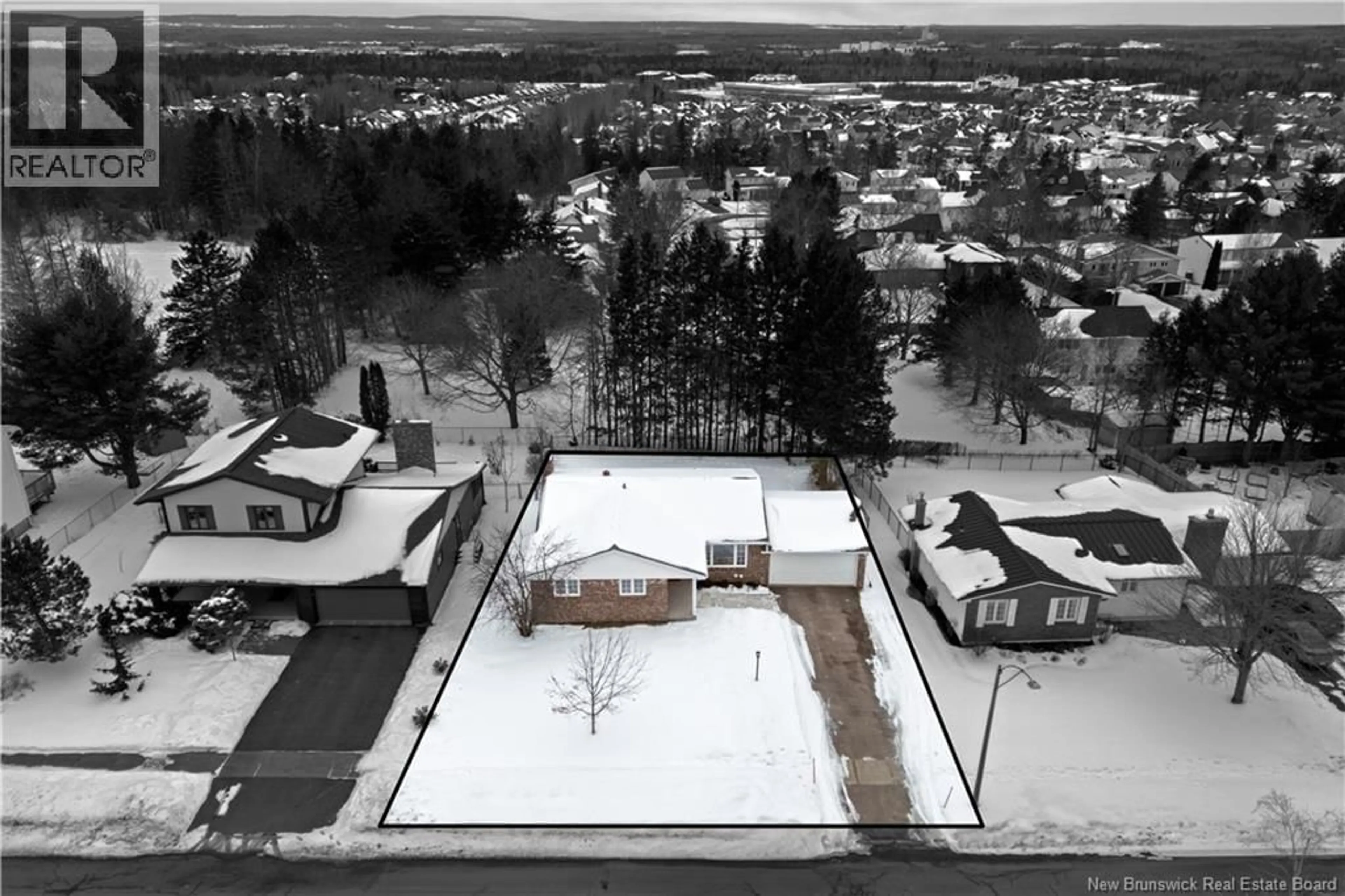 A pic from outside/outdoor area/front of a property/back of a property/a pic from drone, unknown for 81 GLENGROVE ROAD, Moncton New Brunswick E1A5W7