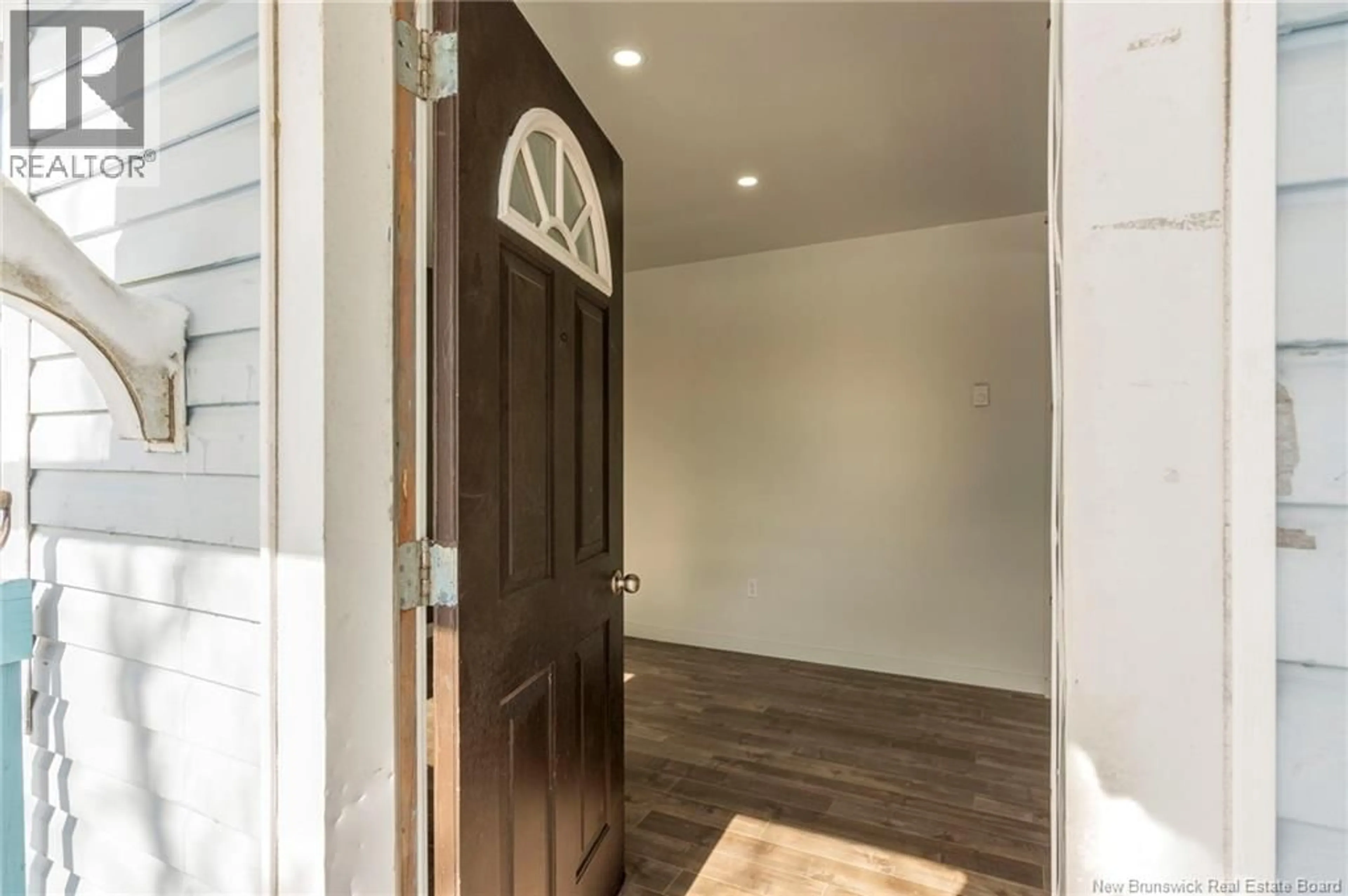 Indoor entryway for 457 MANSFIELD STREET, Saint John New Brunswick E2M3A3