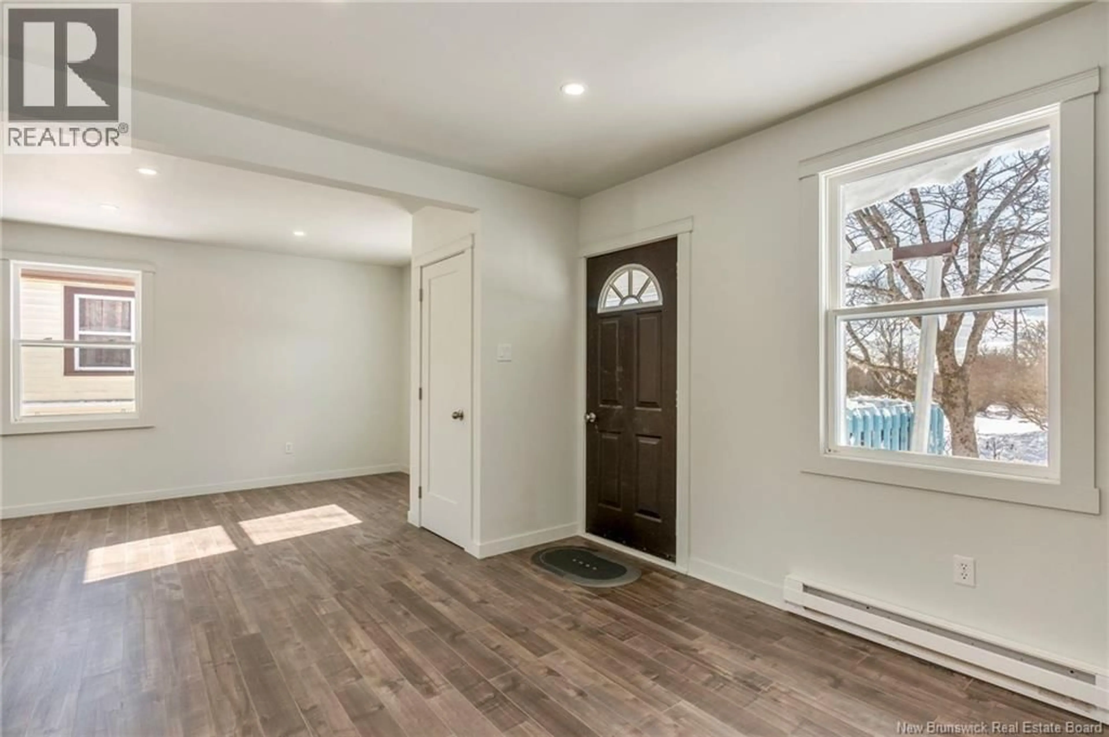 Indoor entryway for 457 MANSFIELD STREET, Saint John New Brunswick E2M3A3